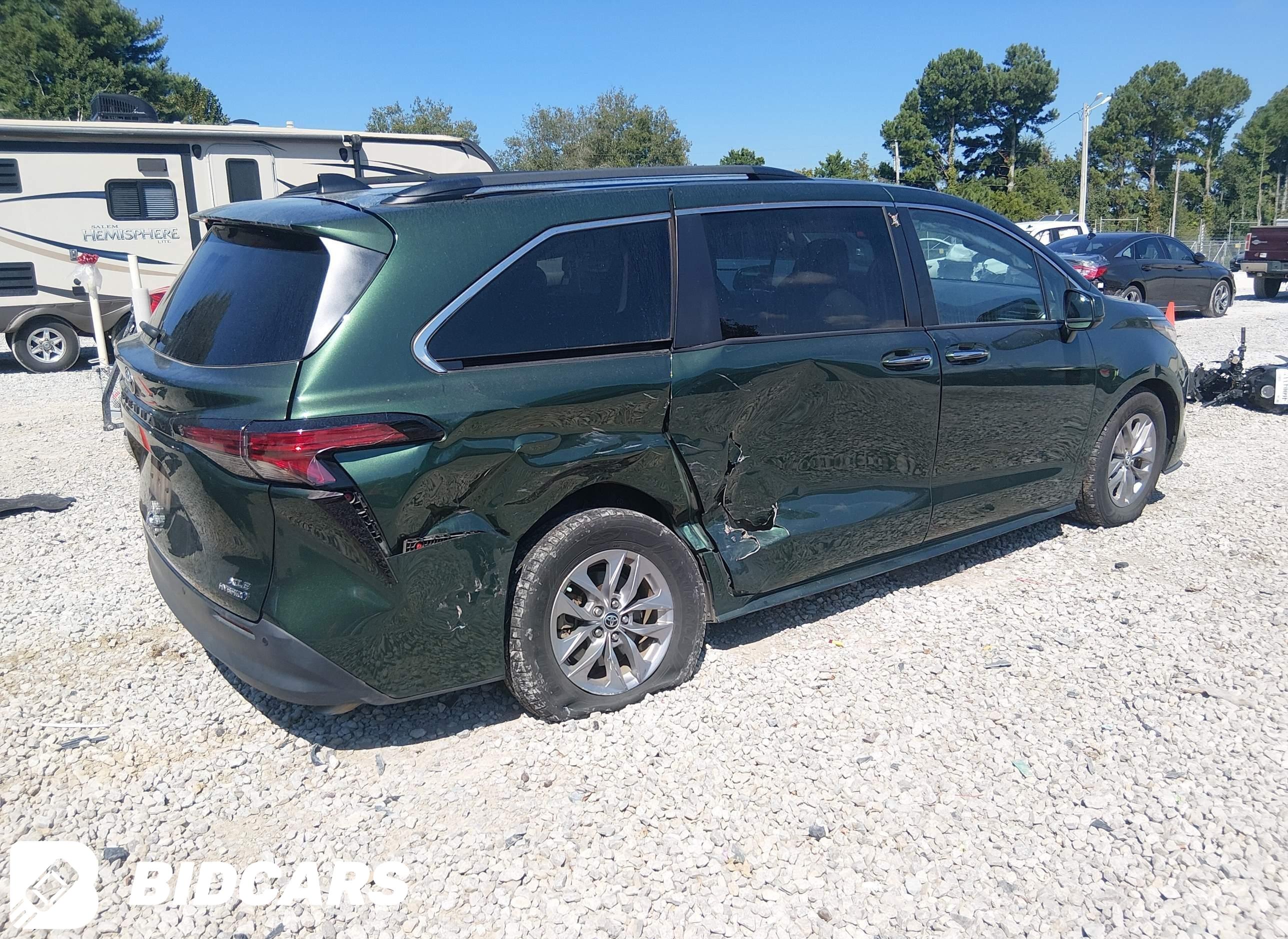 2022 Toyota Sienna, Xle