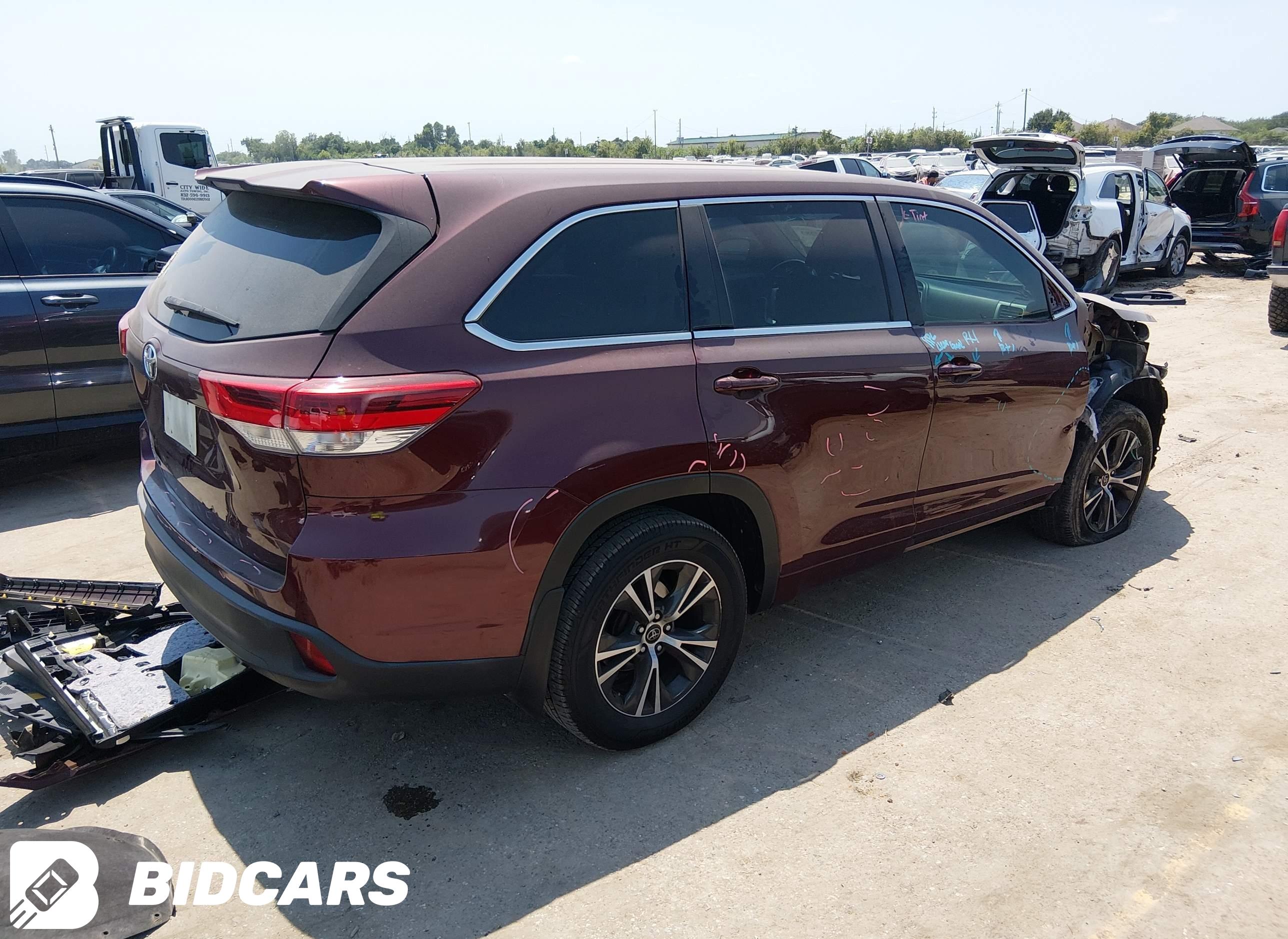 2017 Toyota Highlander, LE