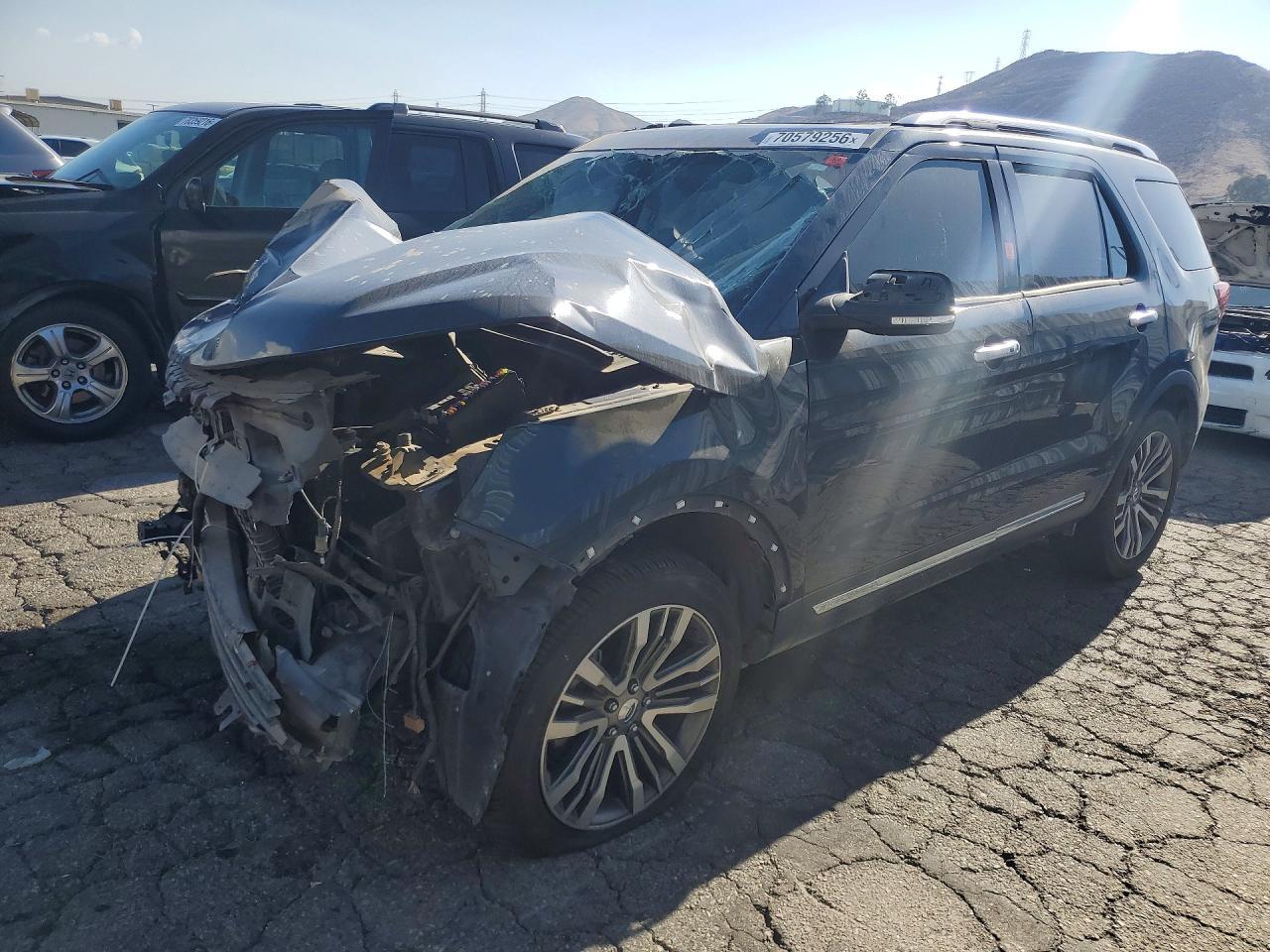 2017 Ford Explorer, Platinum