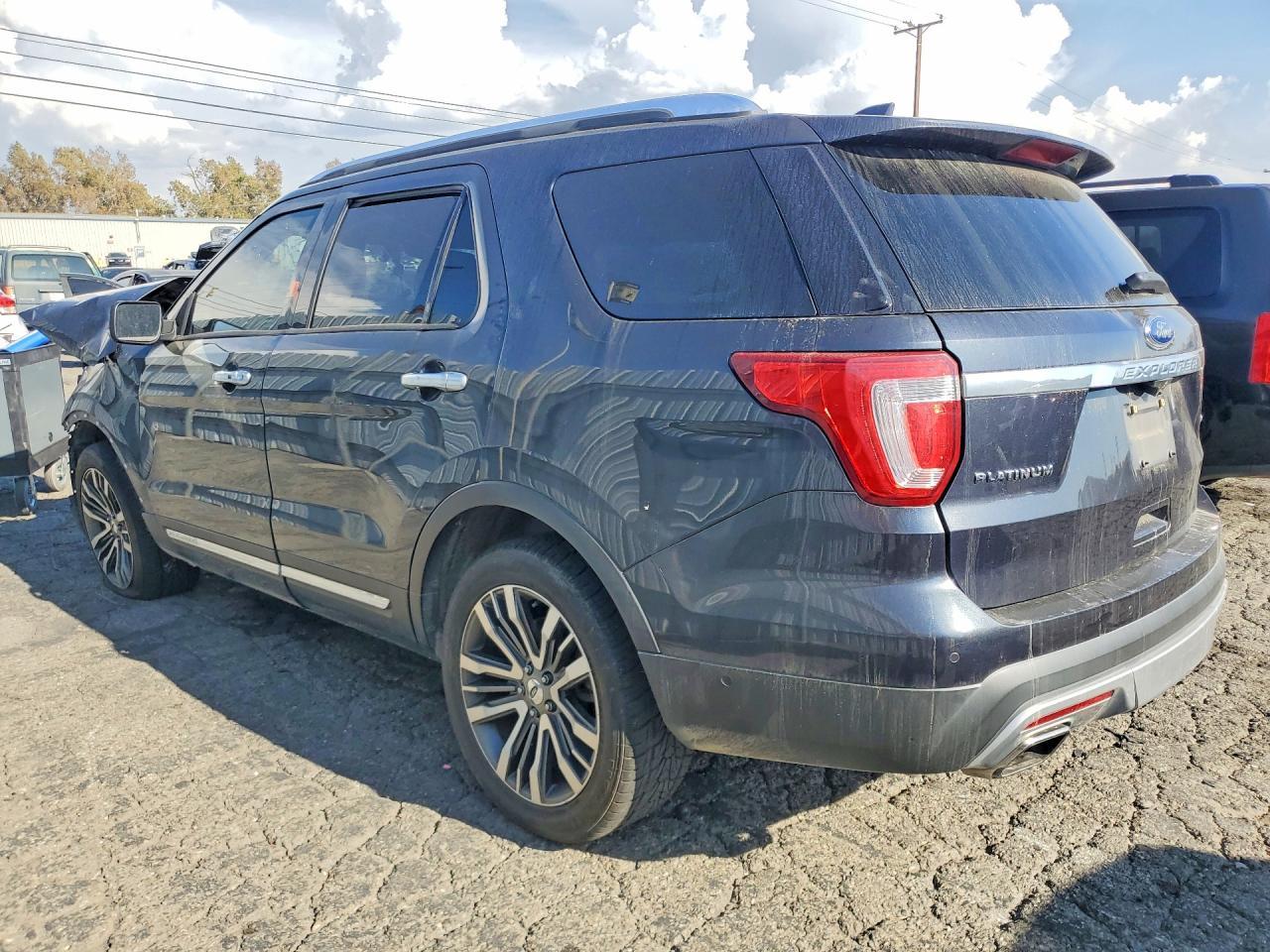 2017 Ford Explorer, Platinum