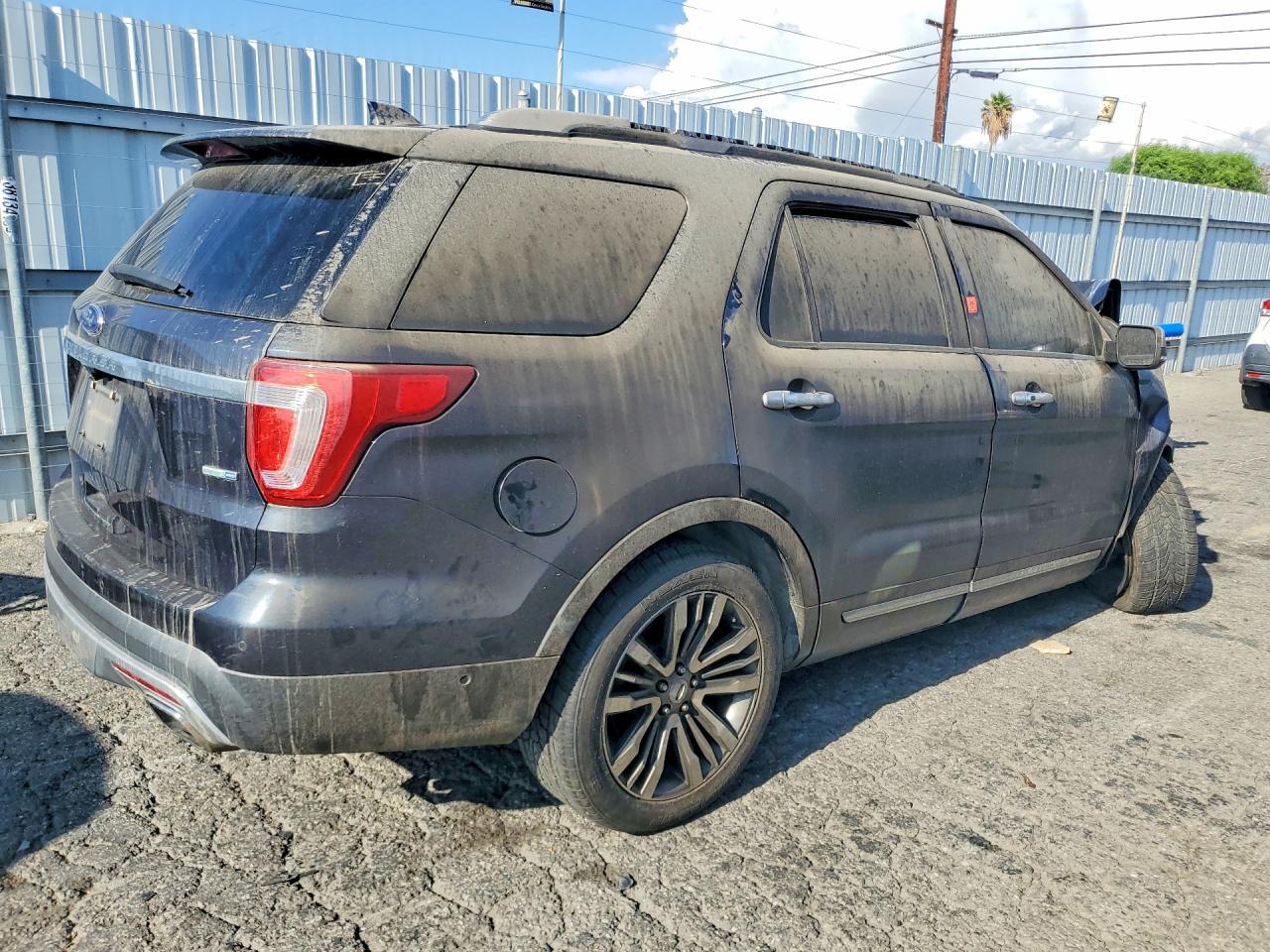 2017 Ford Explorer, Platinum