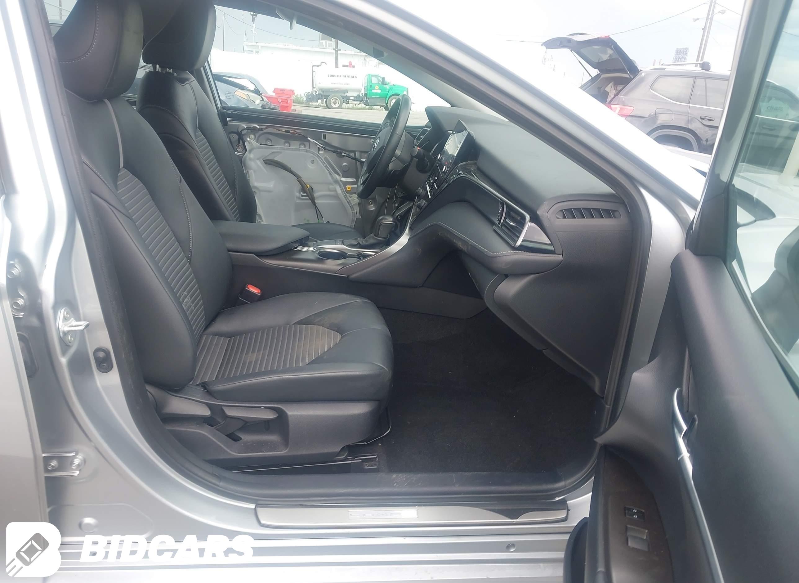 2022 Toyota Camry, SE
