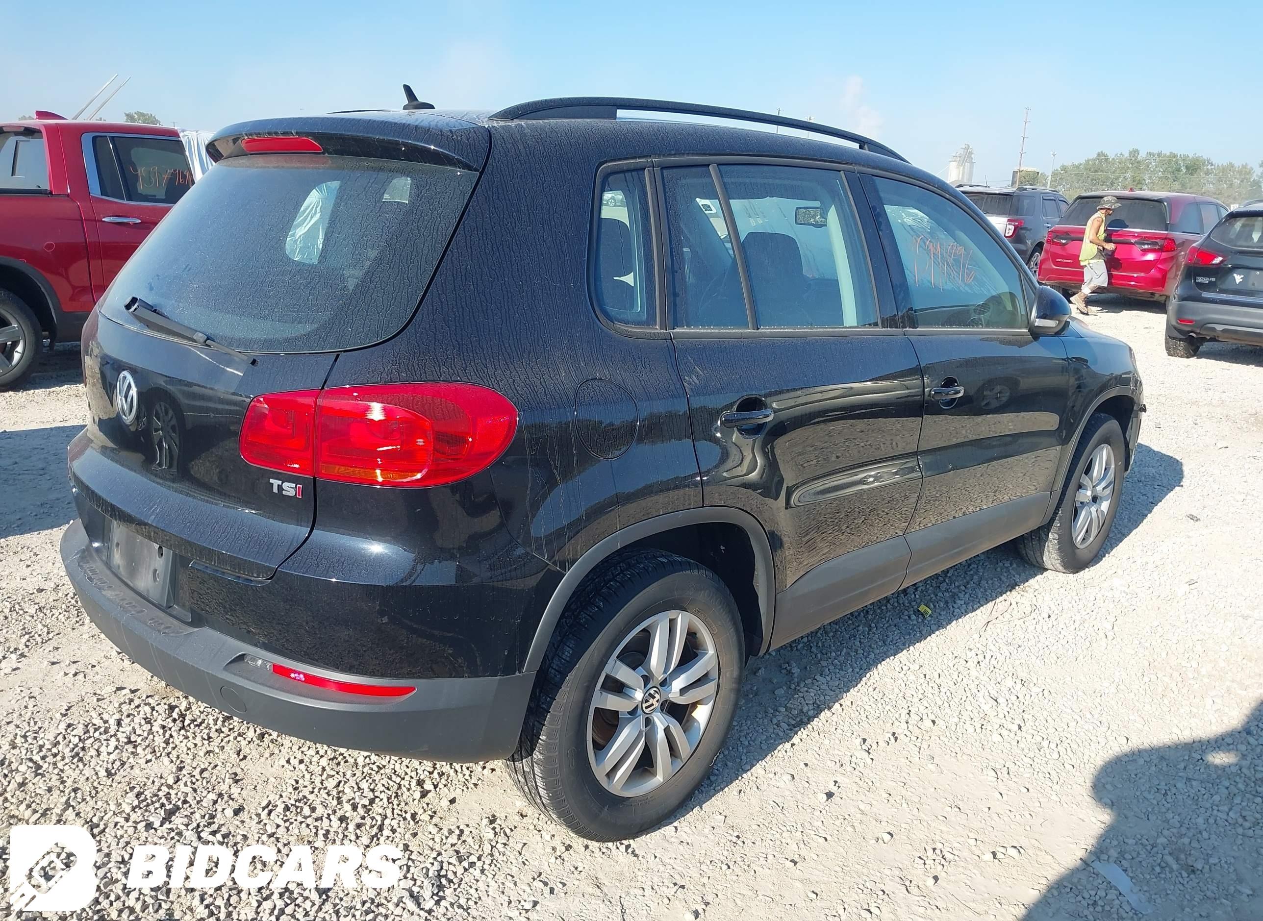 2016 Volkswagen Tiguan, S