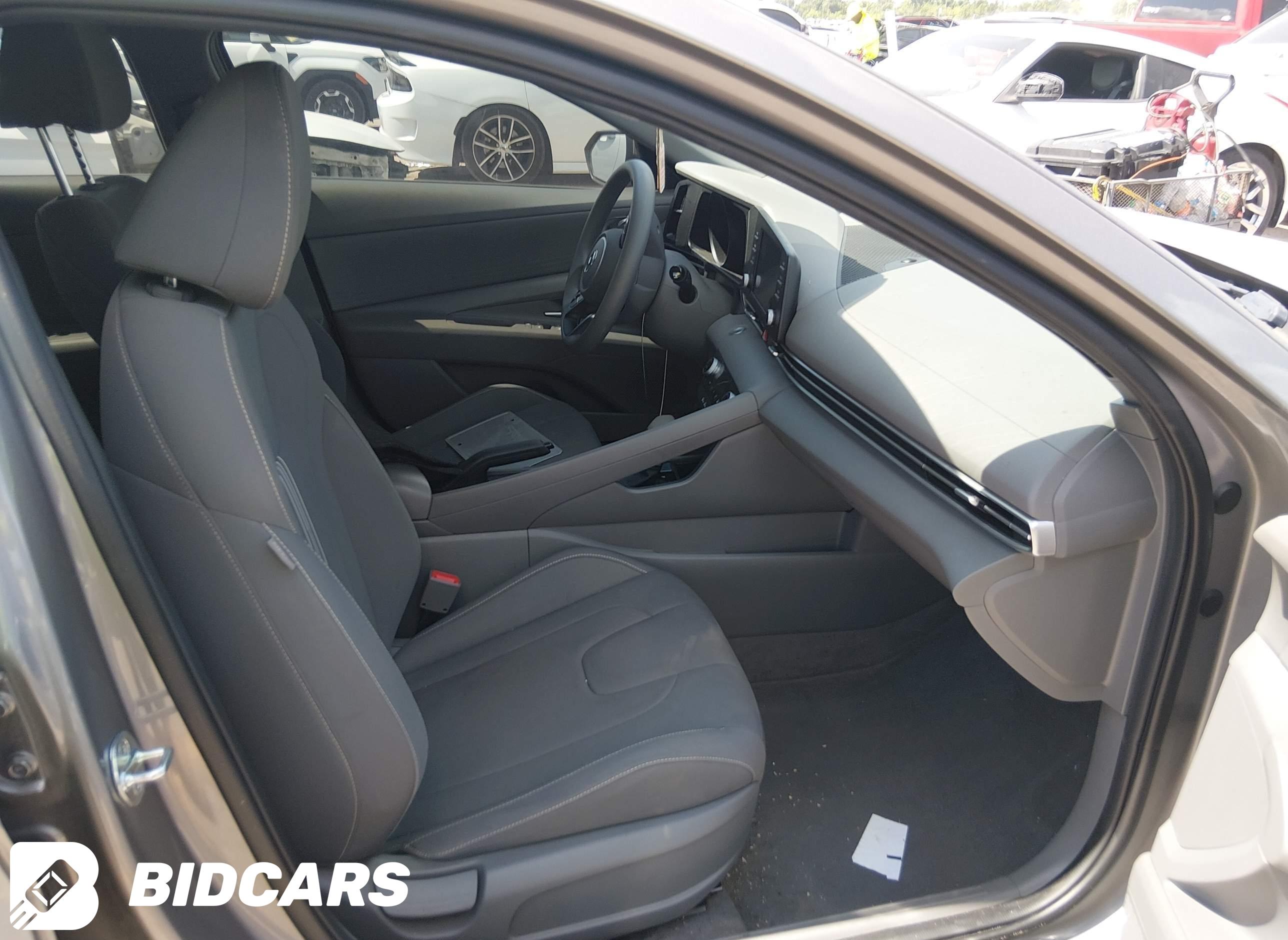 2023 Hyundai Elantra, Sel