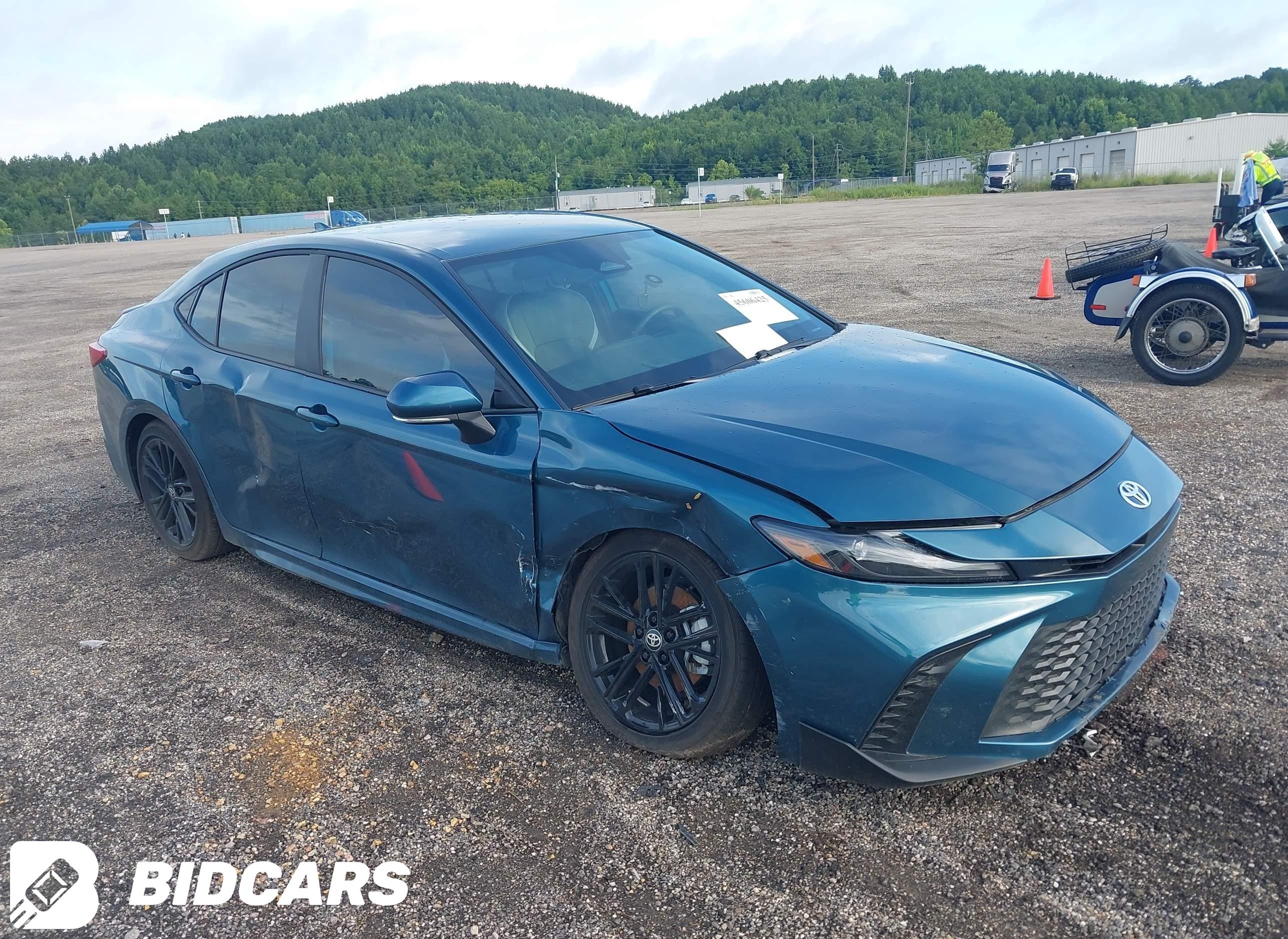 2026 Toyota Camry, SE