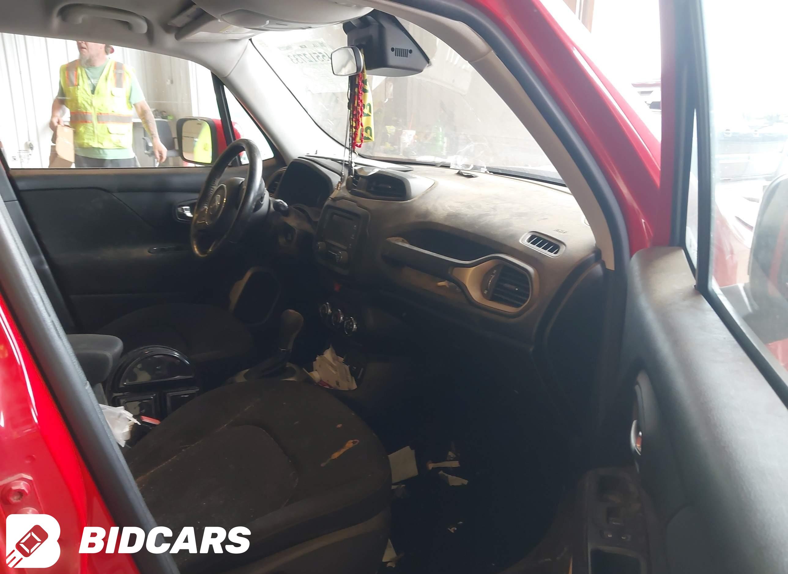 2016 Jeep Renegade, Latitude