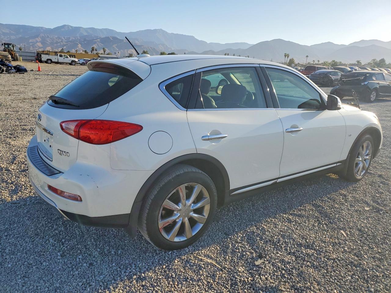 2017 Infiniti QX50, Base