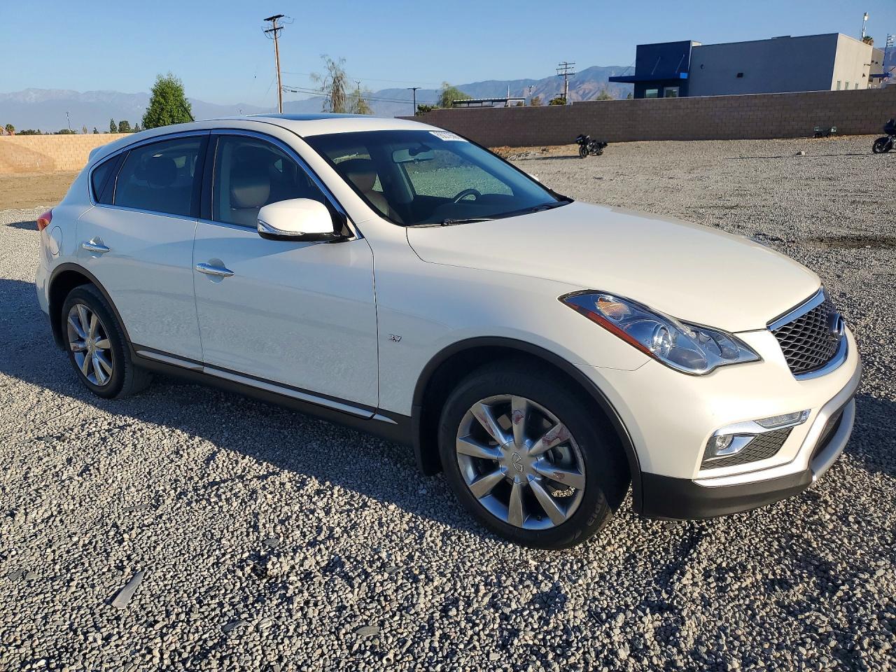 2017 Infiniti QX50, Base