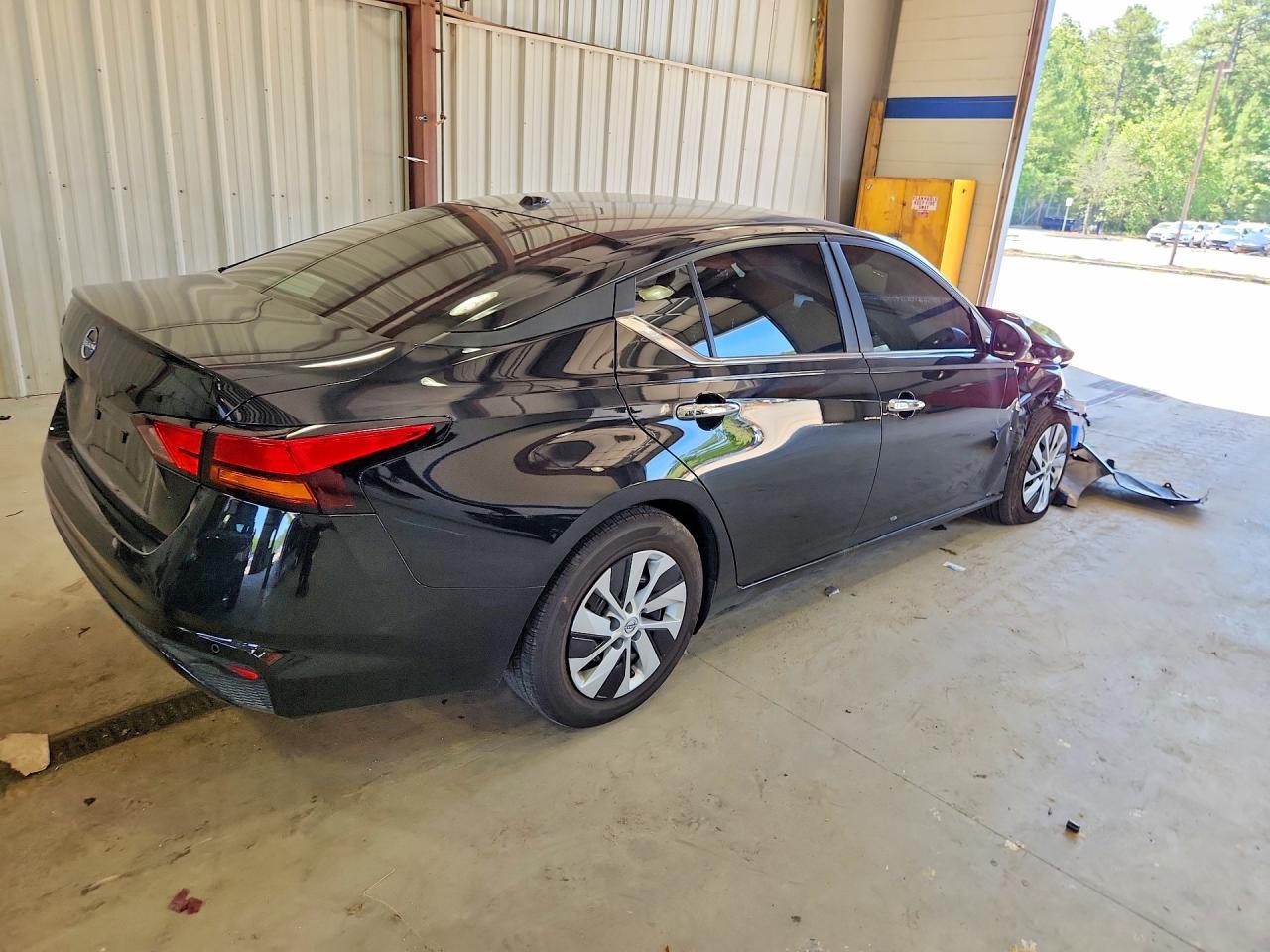2025 Nissan Altima, S