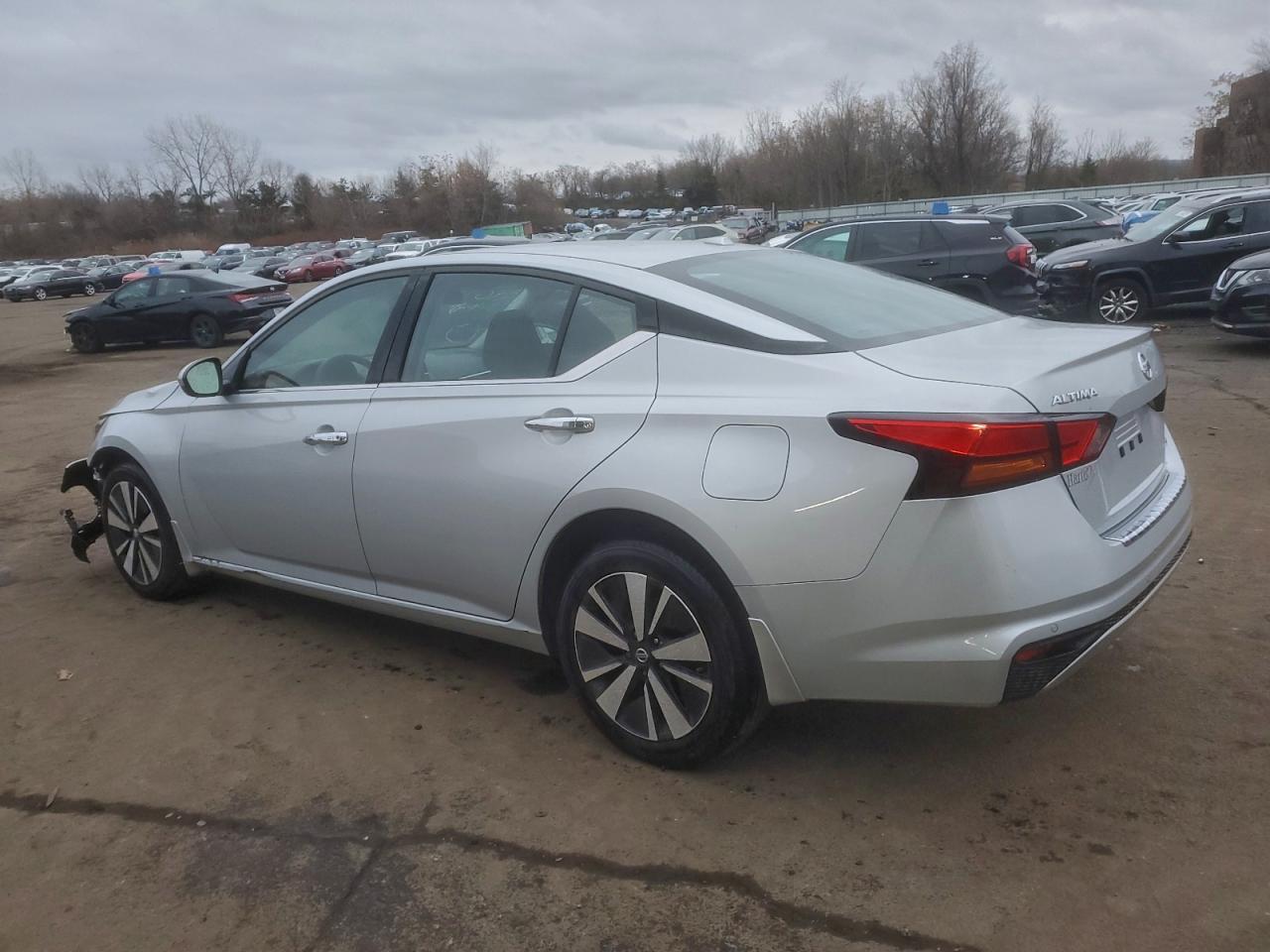 2022 Nissan Altima, SV