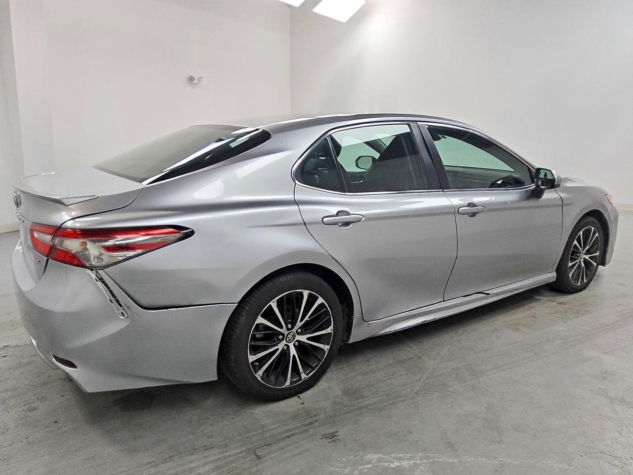 2018 Toyota Camry, SE
