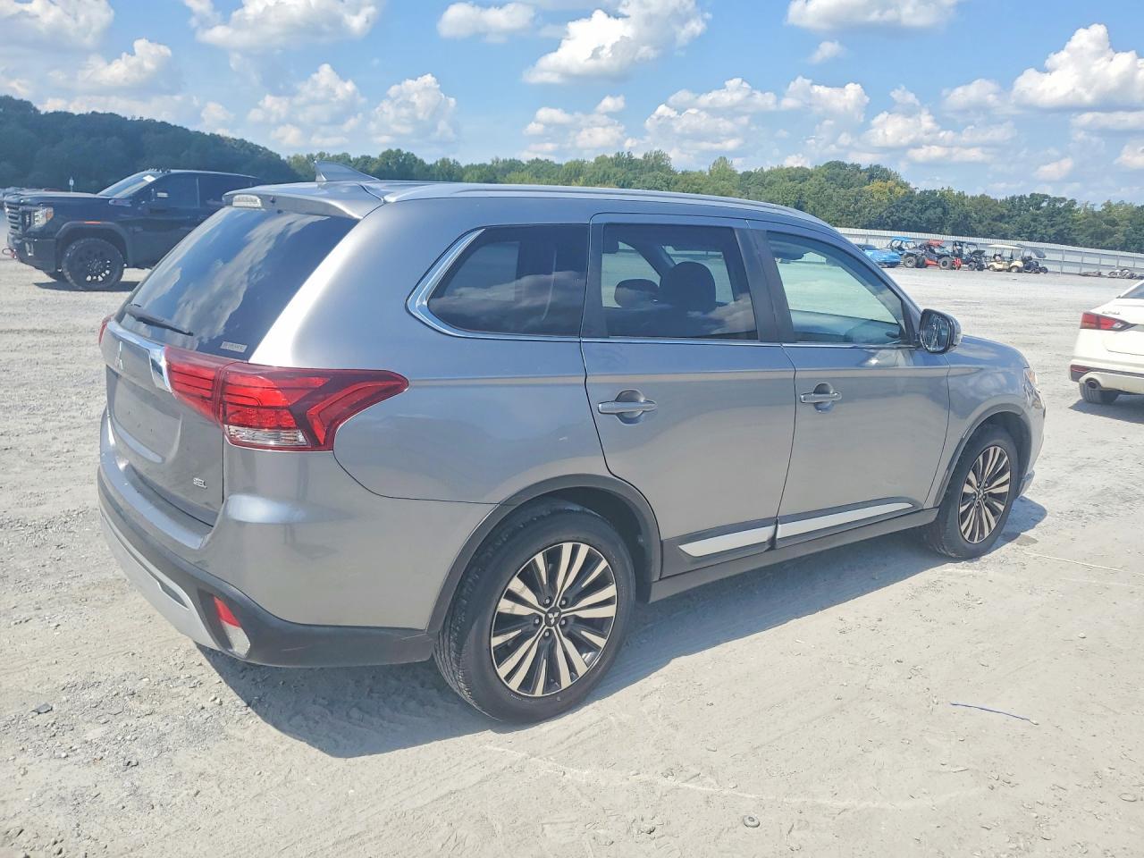 2020 Mitsubishi Outlander, SE