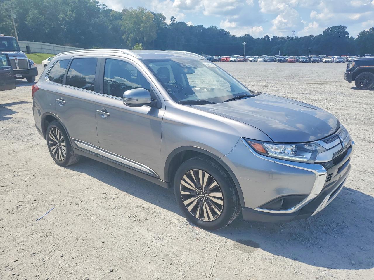 2020 Mitsubishi Outlander, SE