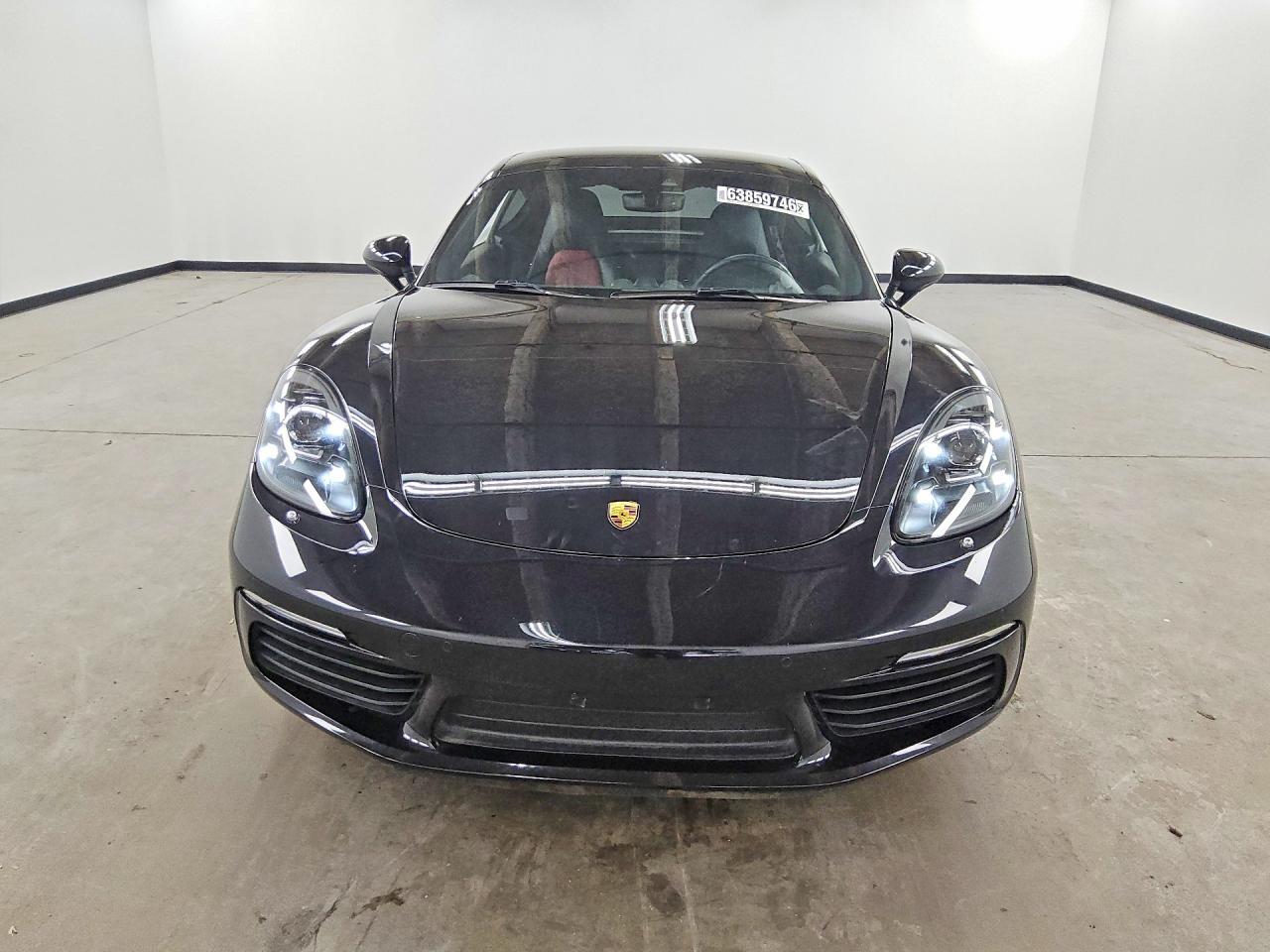 2022 Porsche Cayman, Base