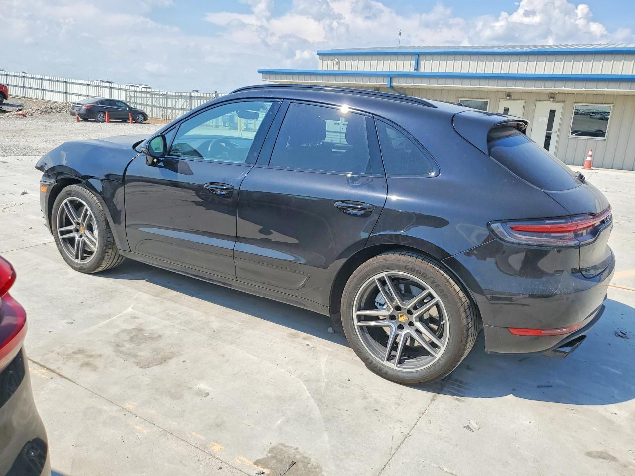 2021 Porsche Macan, Turbo