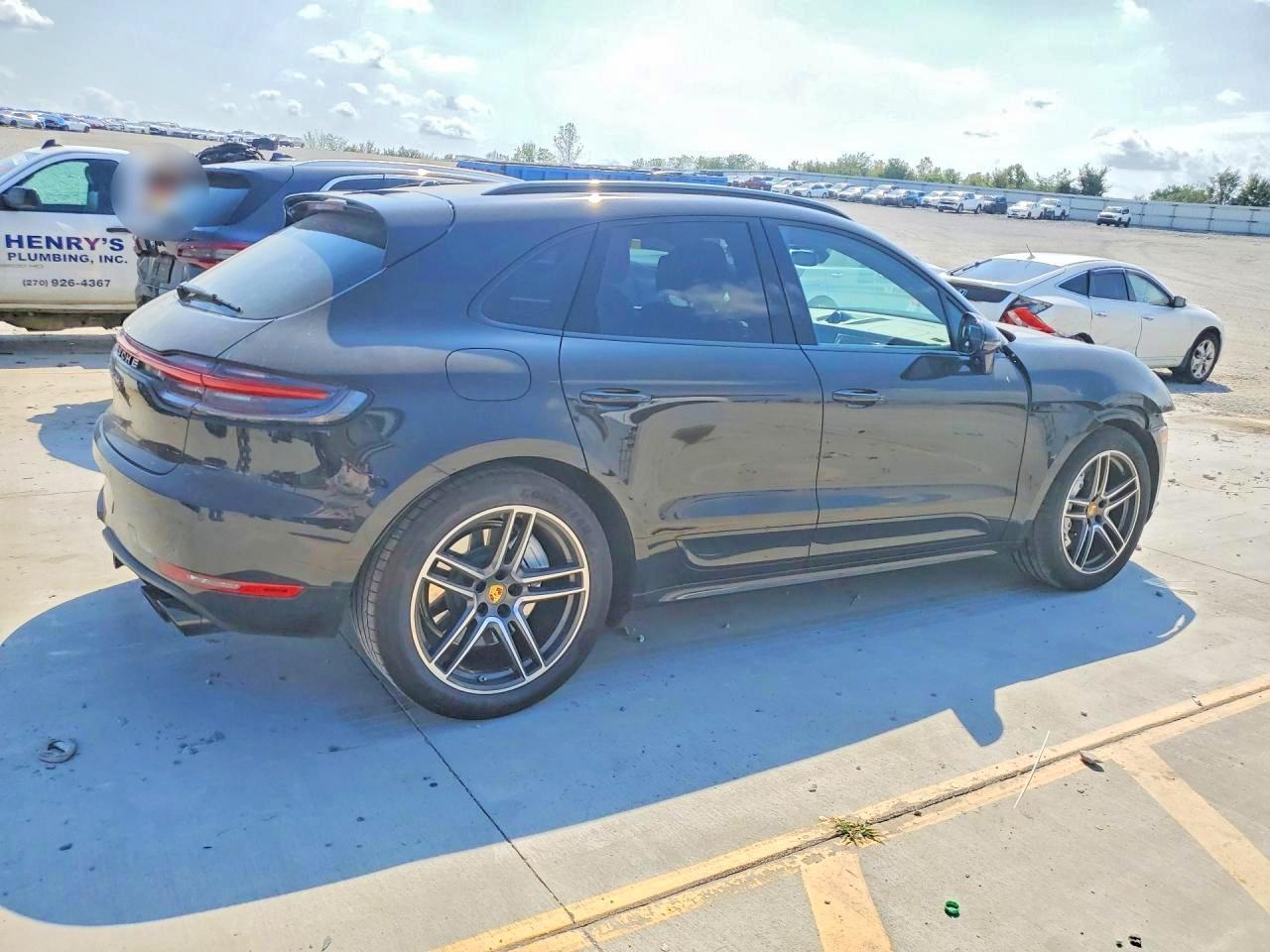 2021 Porsche Macan, Turbo