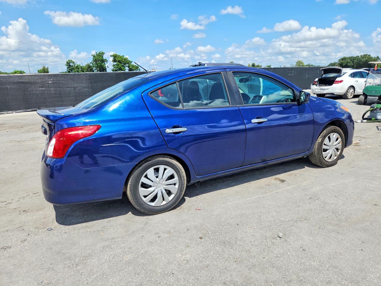 2019 Nissan Versa, SV