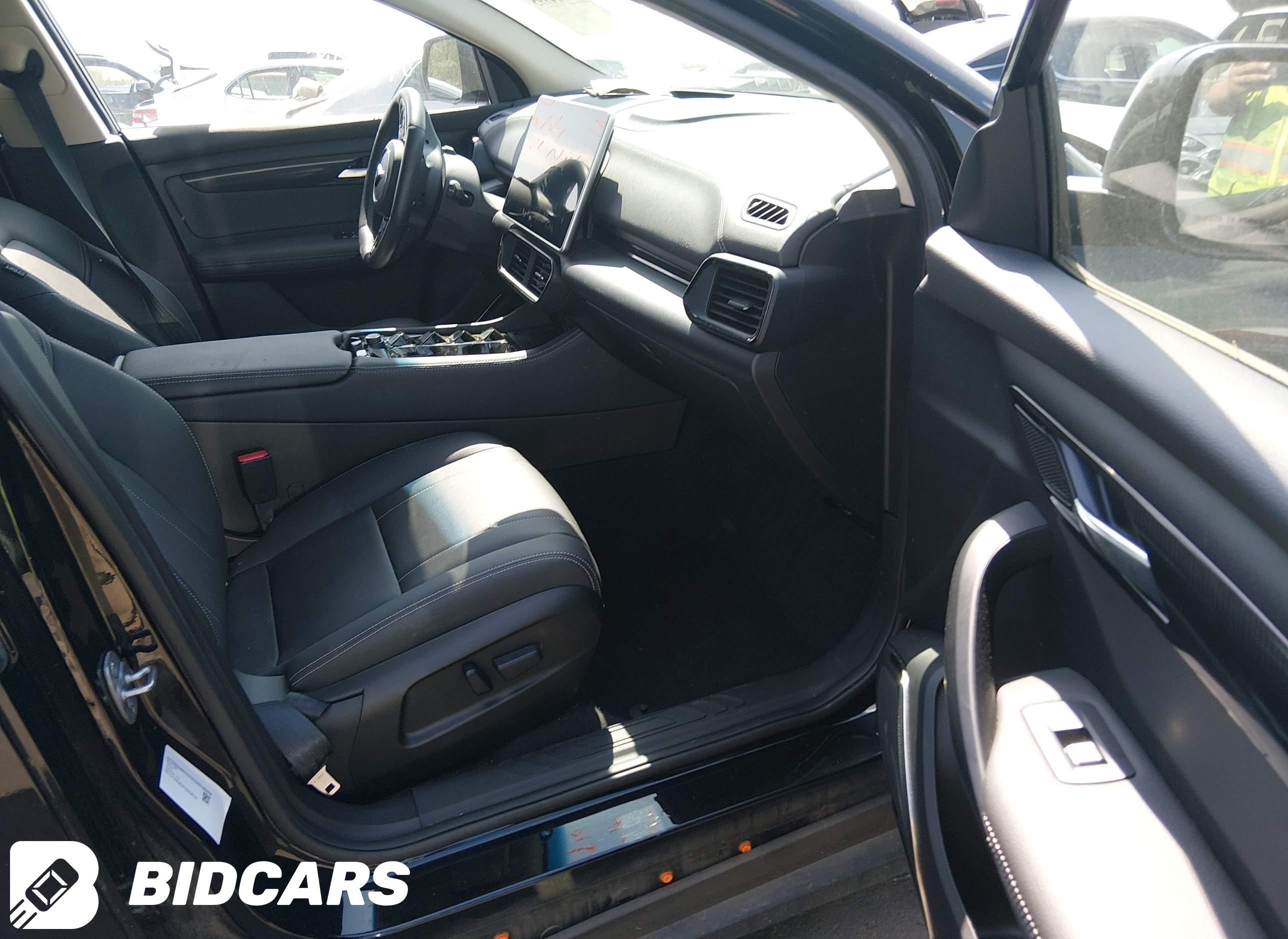 2023 Vinfast VF 8, Eco