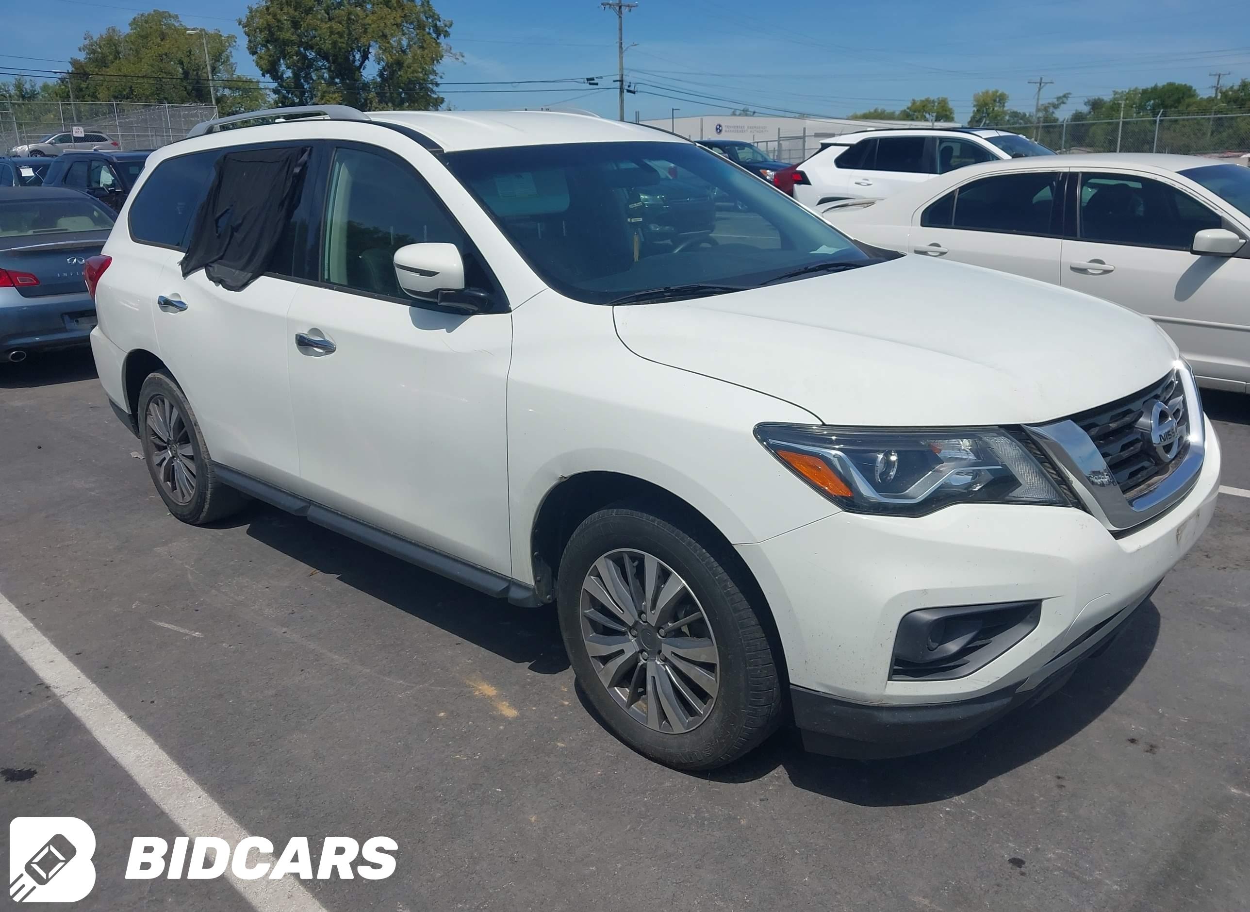 2019 Nissan Pathfinder, S