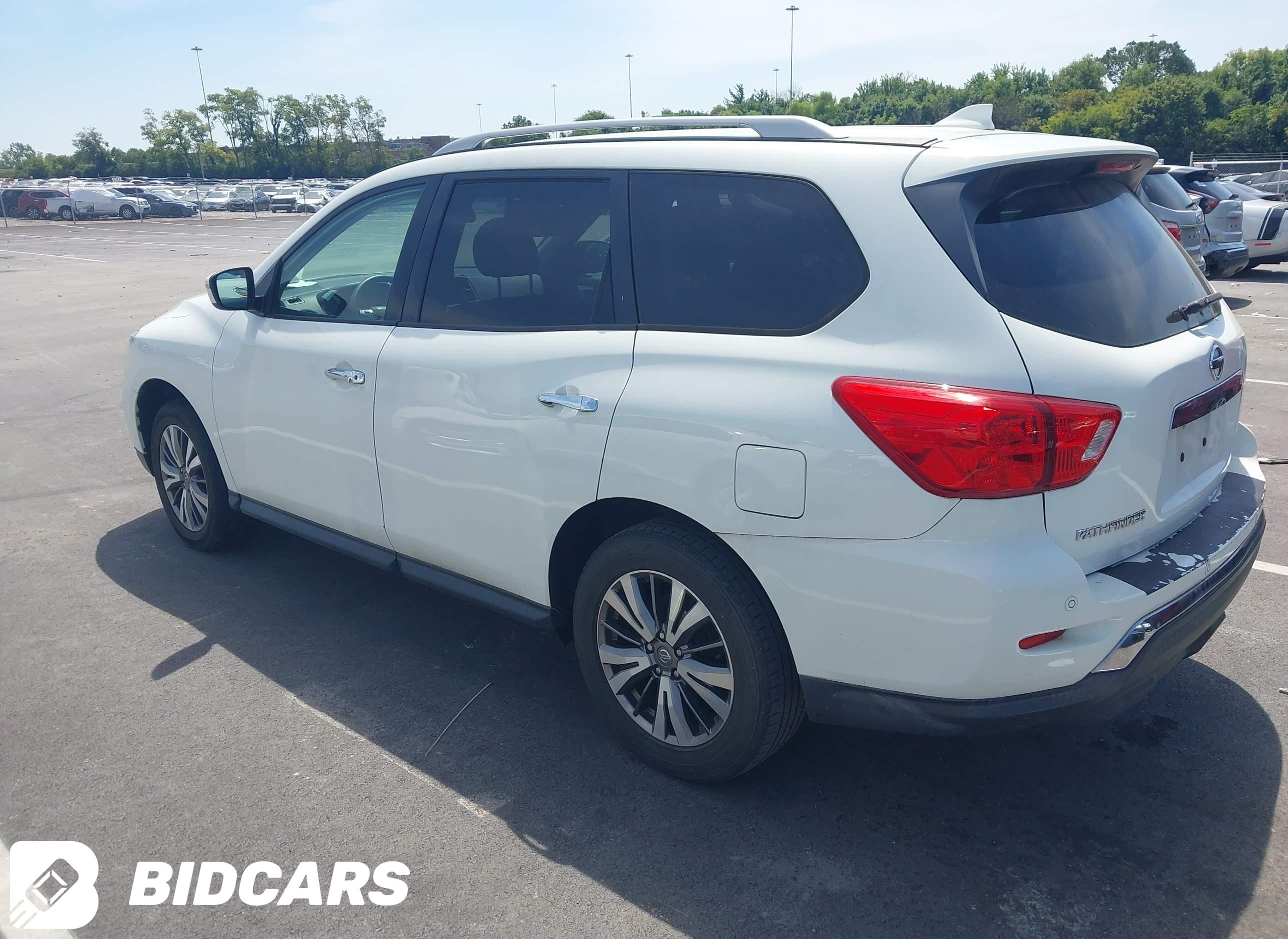 2019 Nissan Pathfinder, S