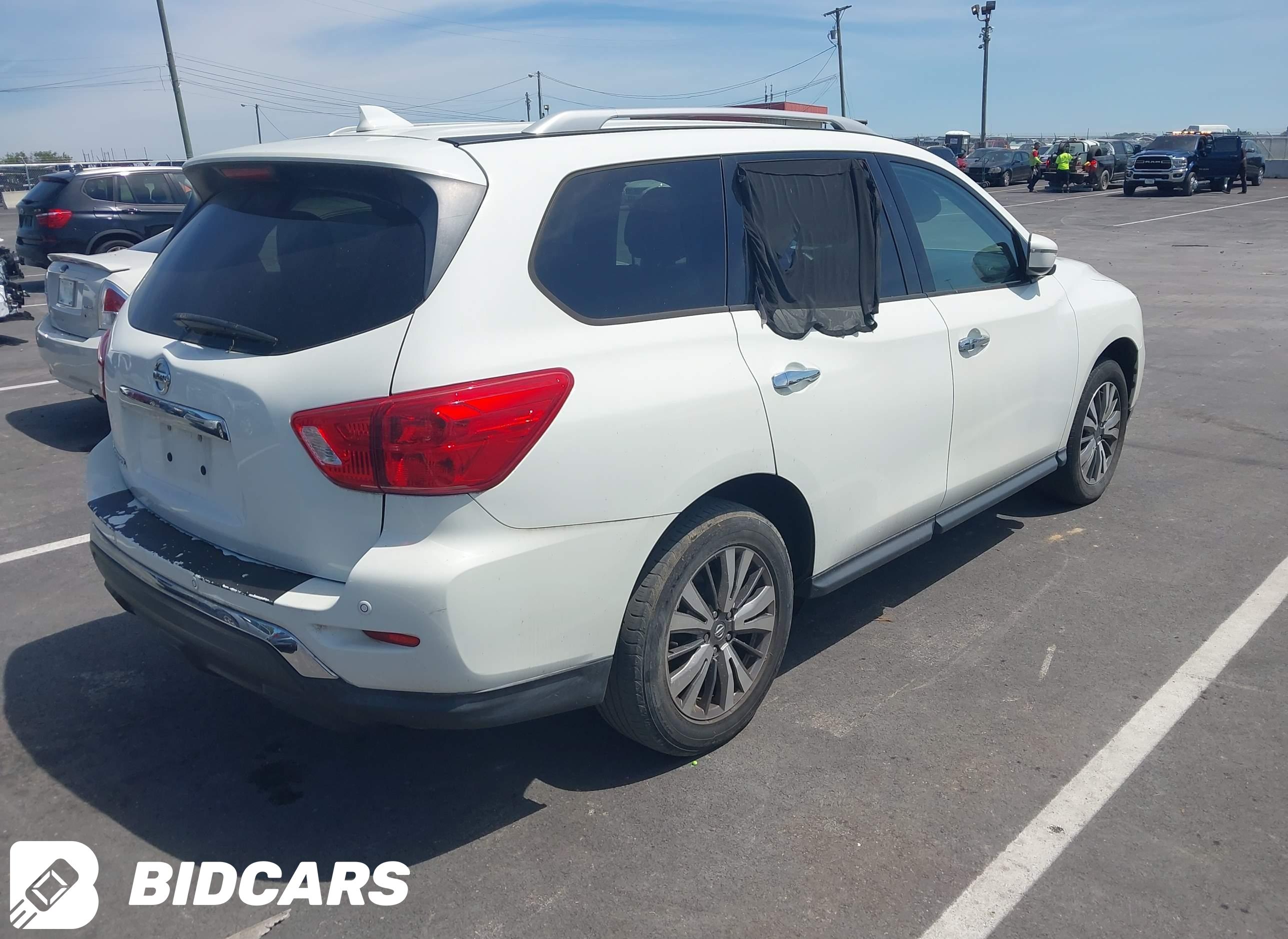 2019 Nissan Pathfinder, S