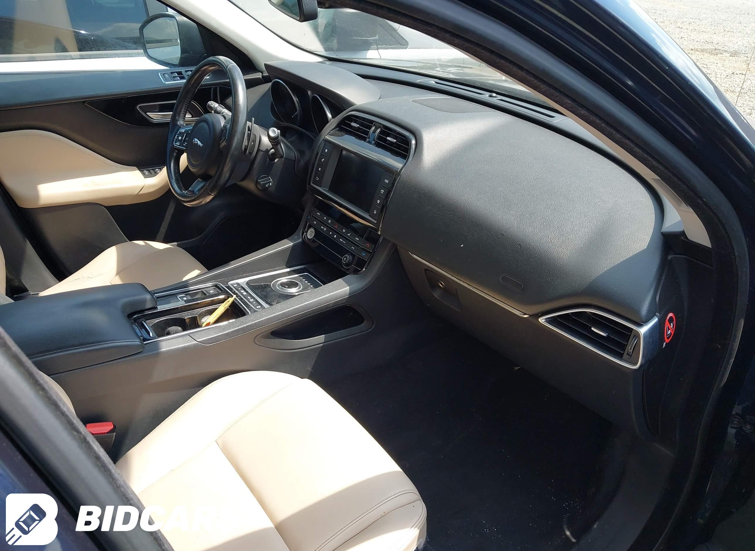 2018 Jaguar F-Pace, 25T Premium