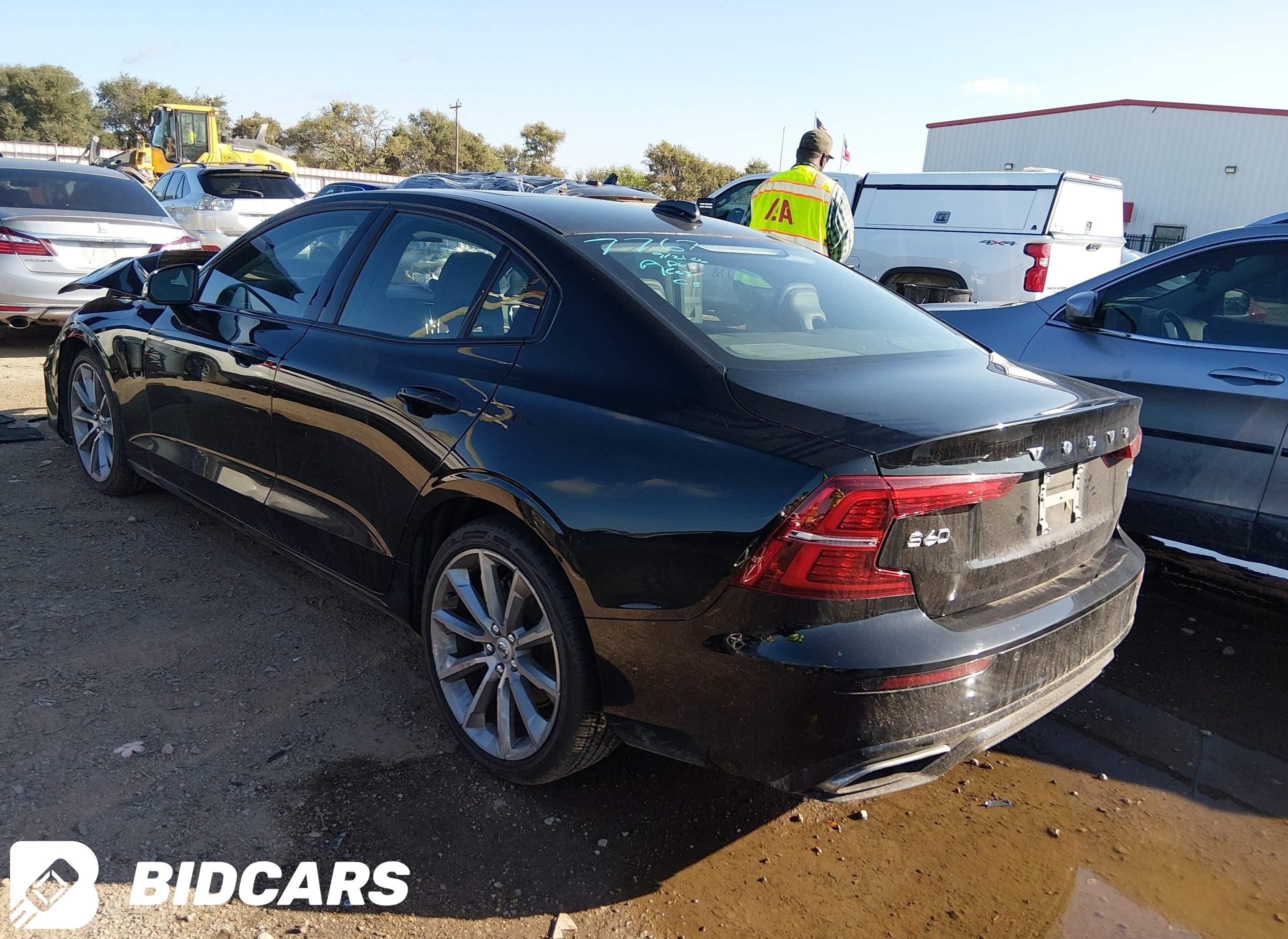 2021 Volvo S60, T5 Momentum