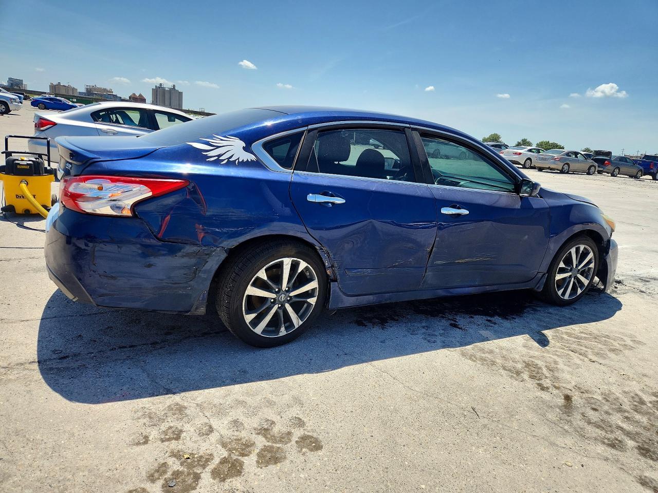 2016 Nissan Altima, 2.5 SR