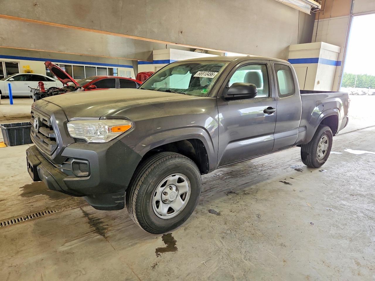 2016 Toyota Tacoma, SR