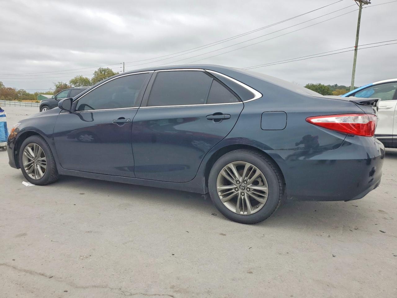 2016 Toyota Camry, SE
