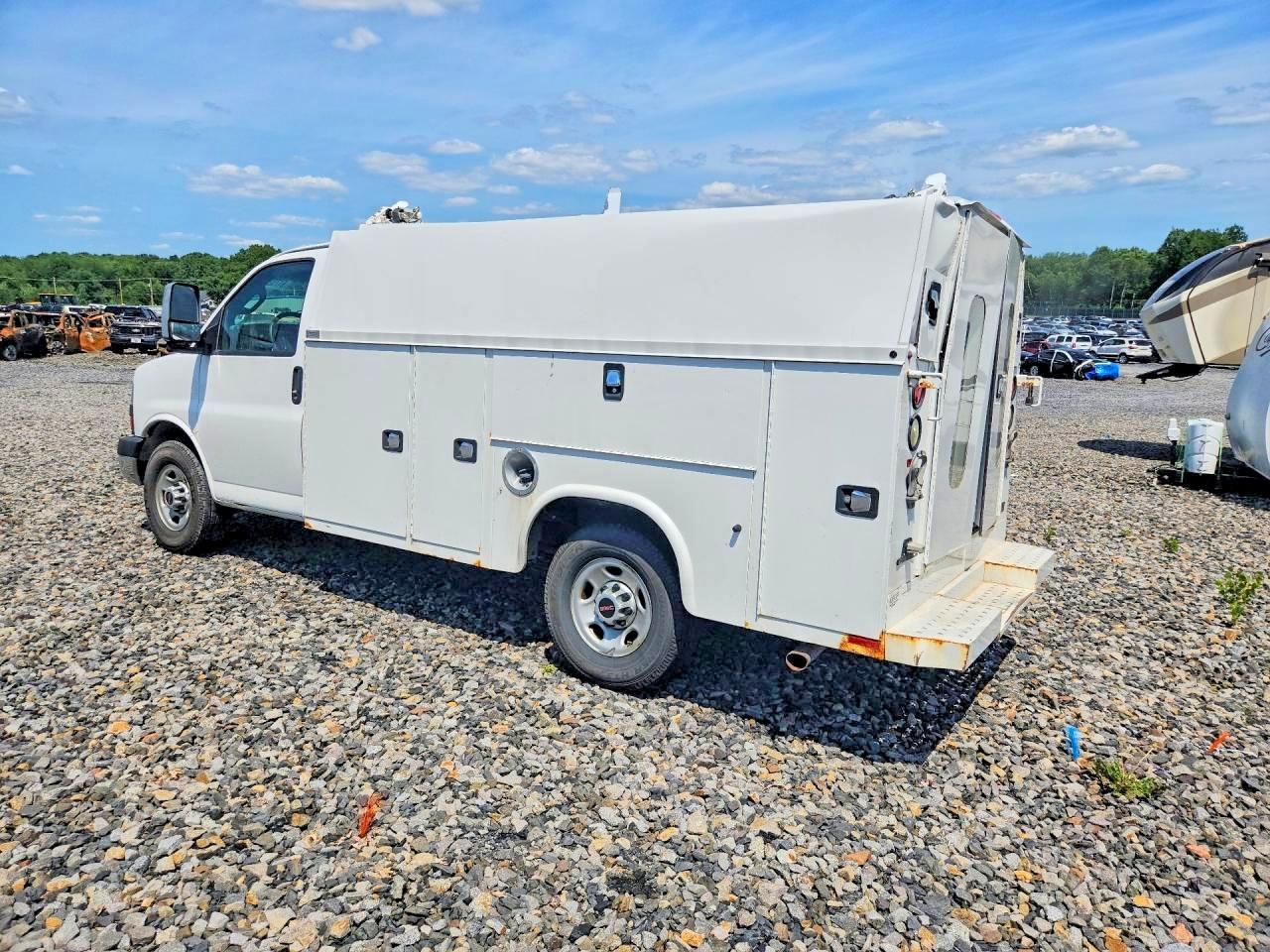 2016 GMC Savana, Cutaway G4500