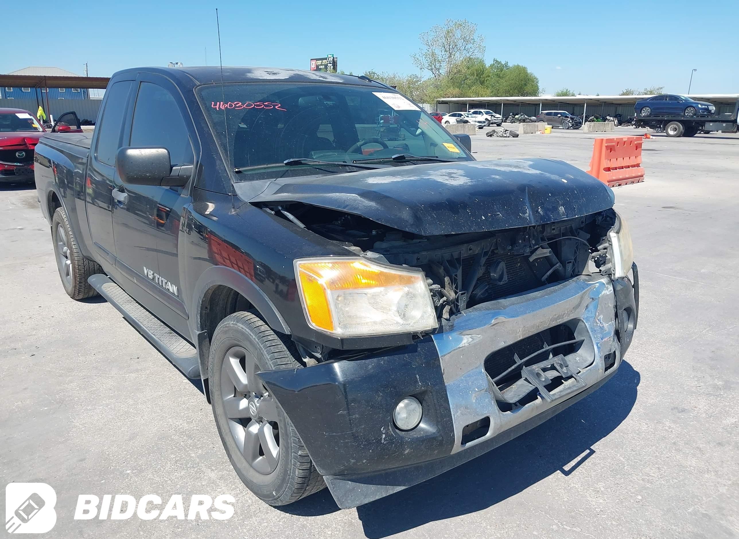 2015 Nissan Titan, SV