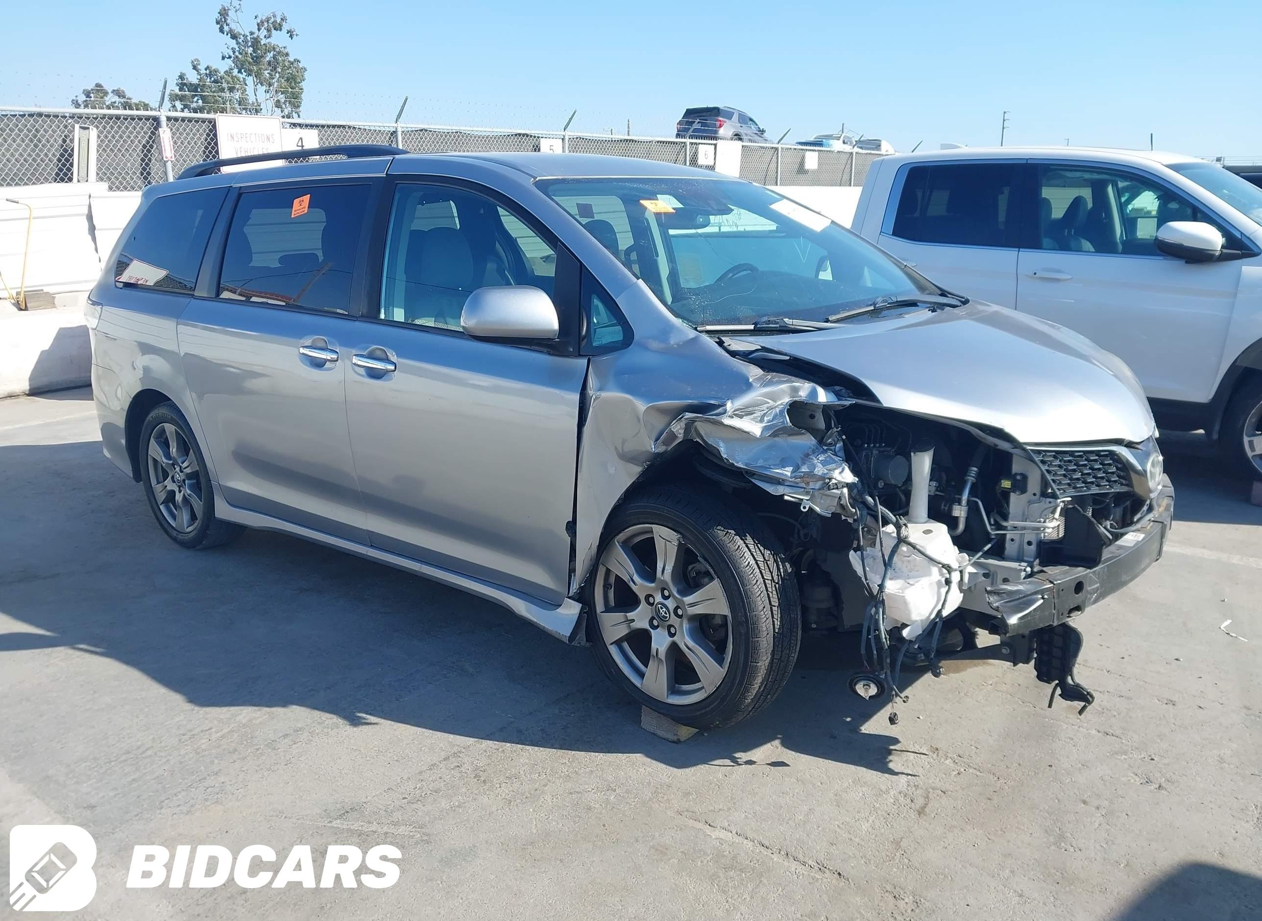 2018 Toyota Sienna, Se 8 Pass...