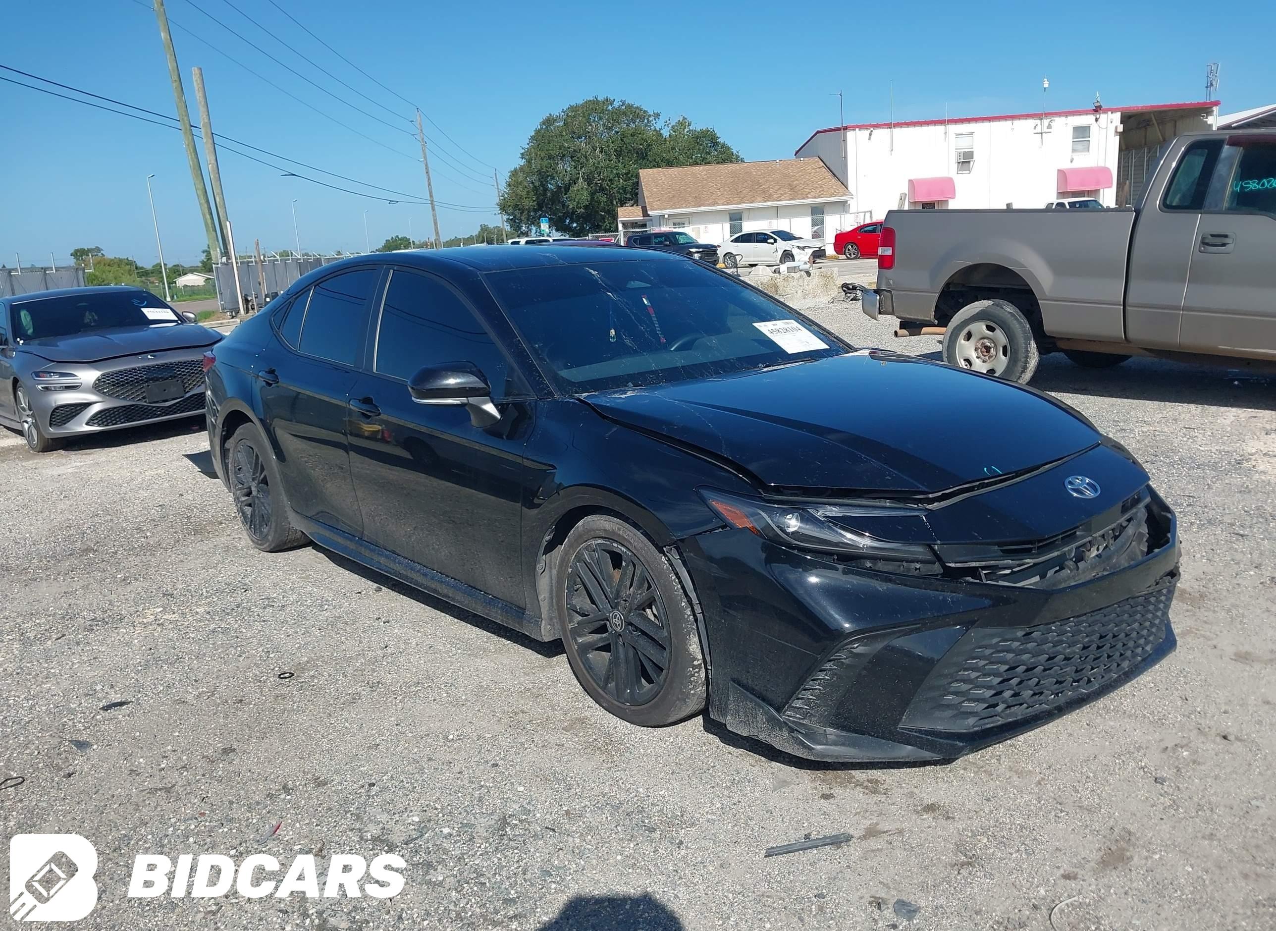 2025 Toyota Camry, SE