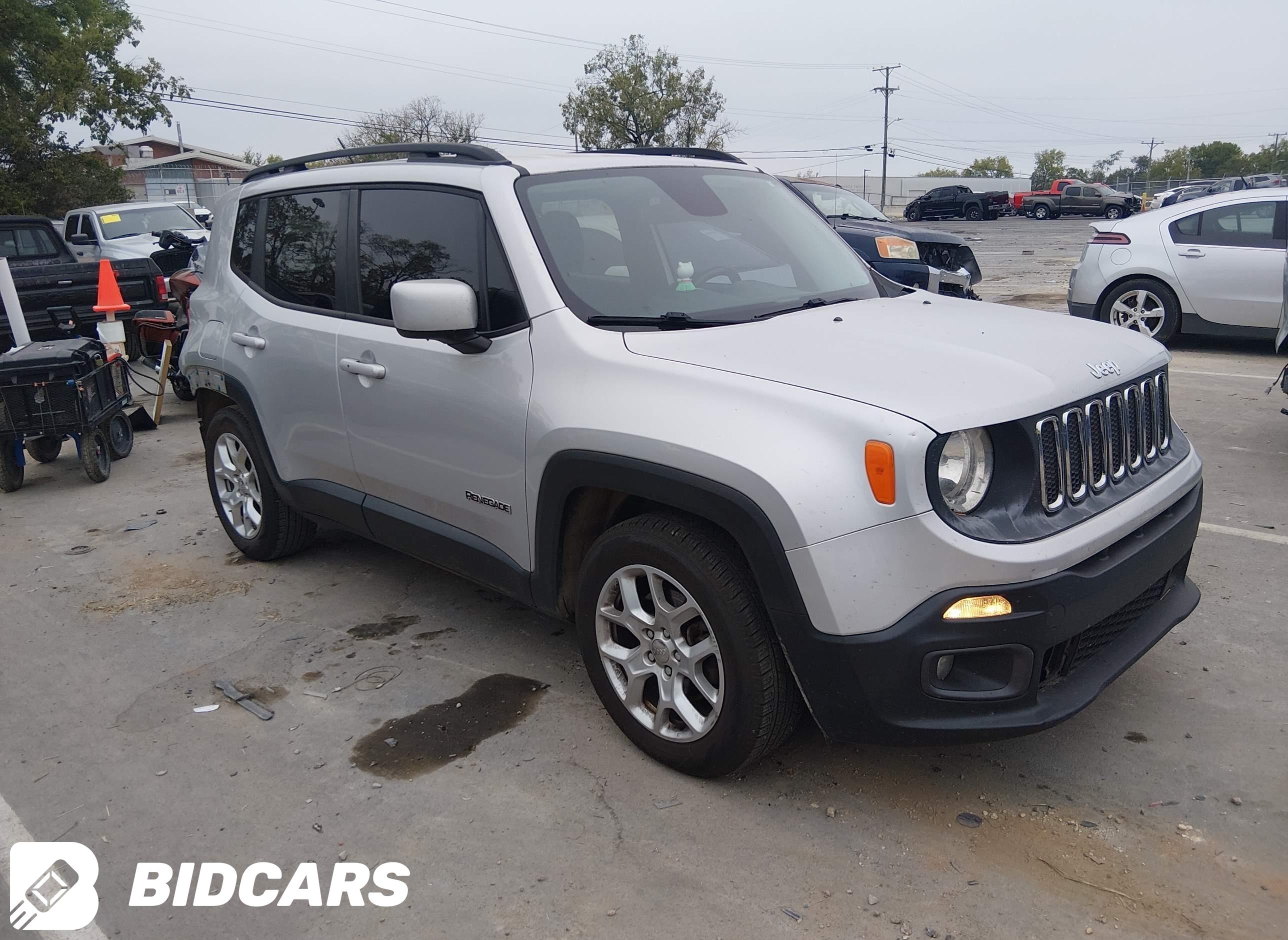 2016 Jeep Renegade, Latitude