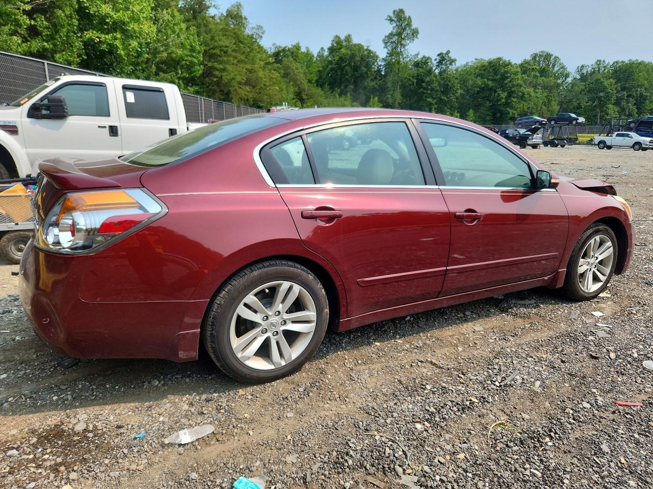 2019 Nissan Altima, SR