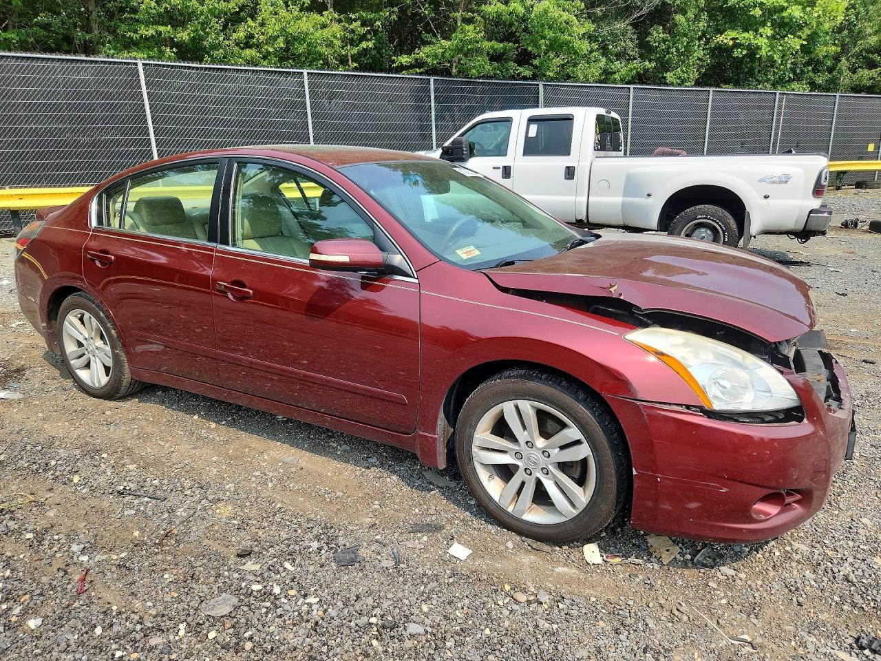 2019 Nissan Altima, SR