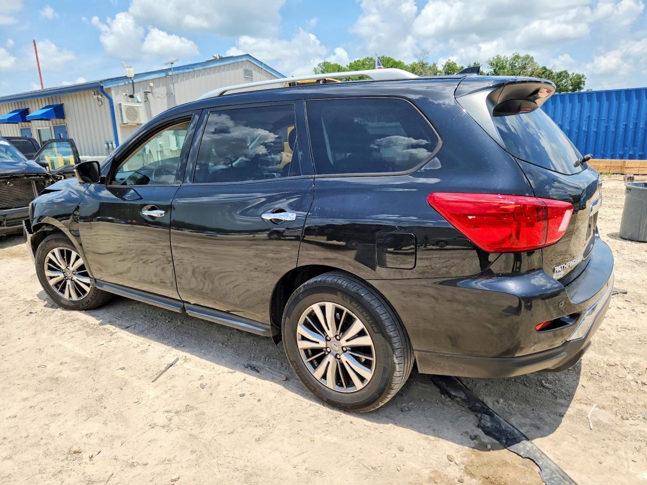 2020 Nissan Pathfinder, SL