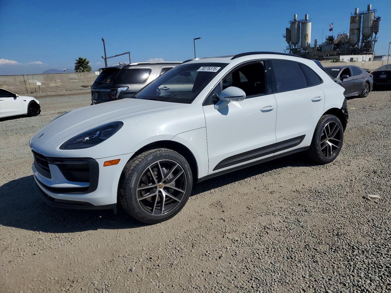2024 Porsche Macan, Base