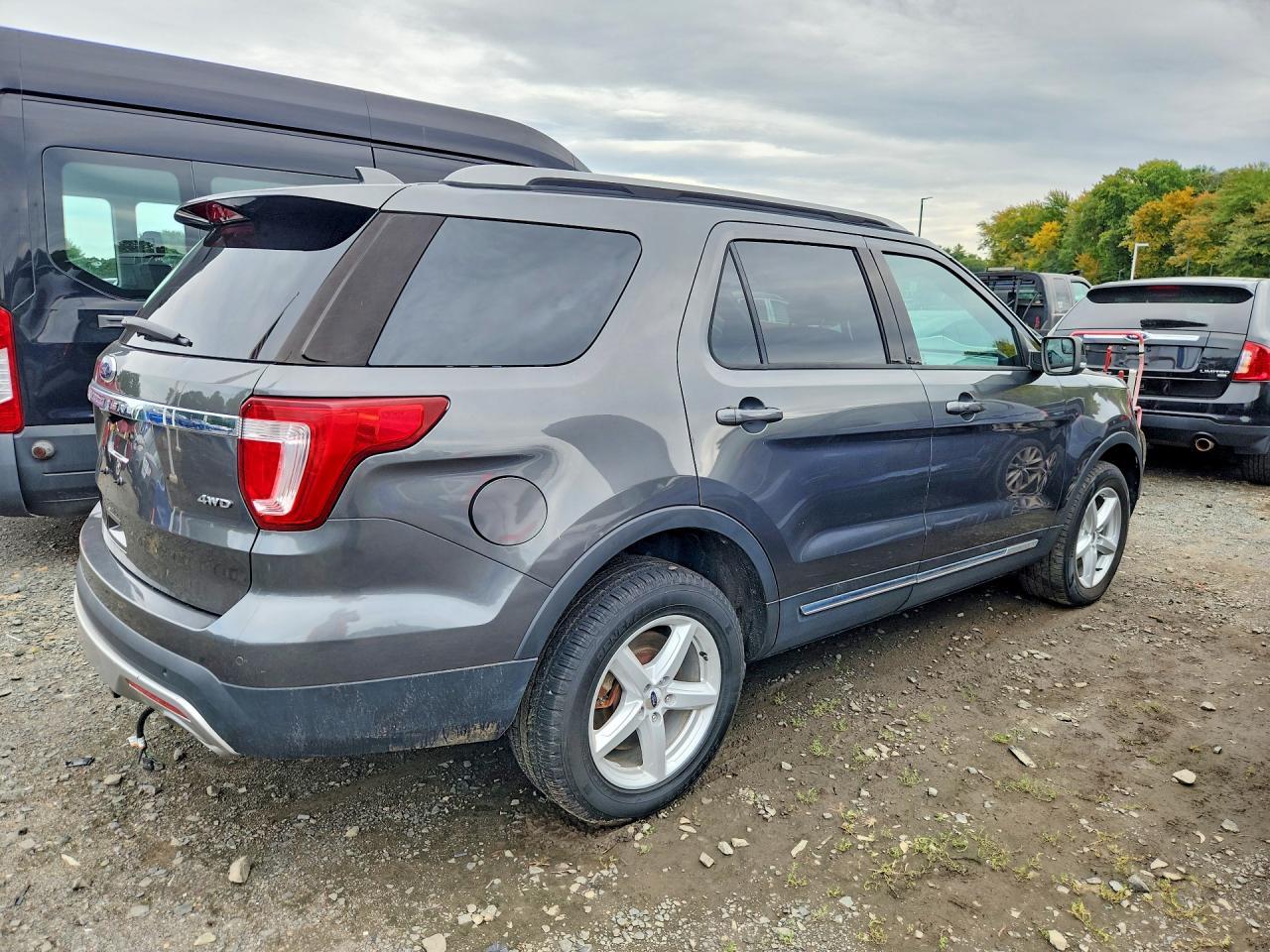 2017 Ford Explorer, Xlt