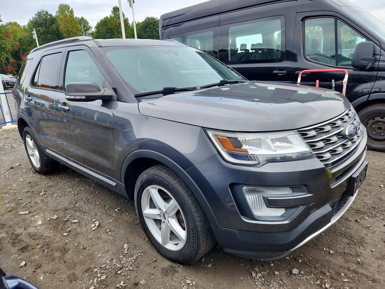 2017 Ford Explorer, Xlt