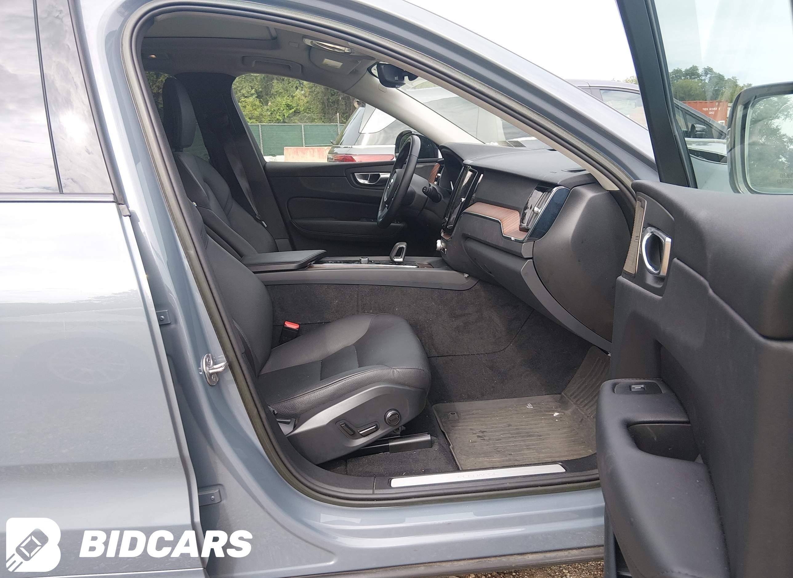 2023 Volvo Xc60 Recharge Plug...