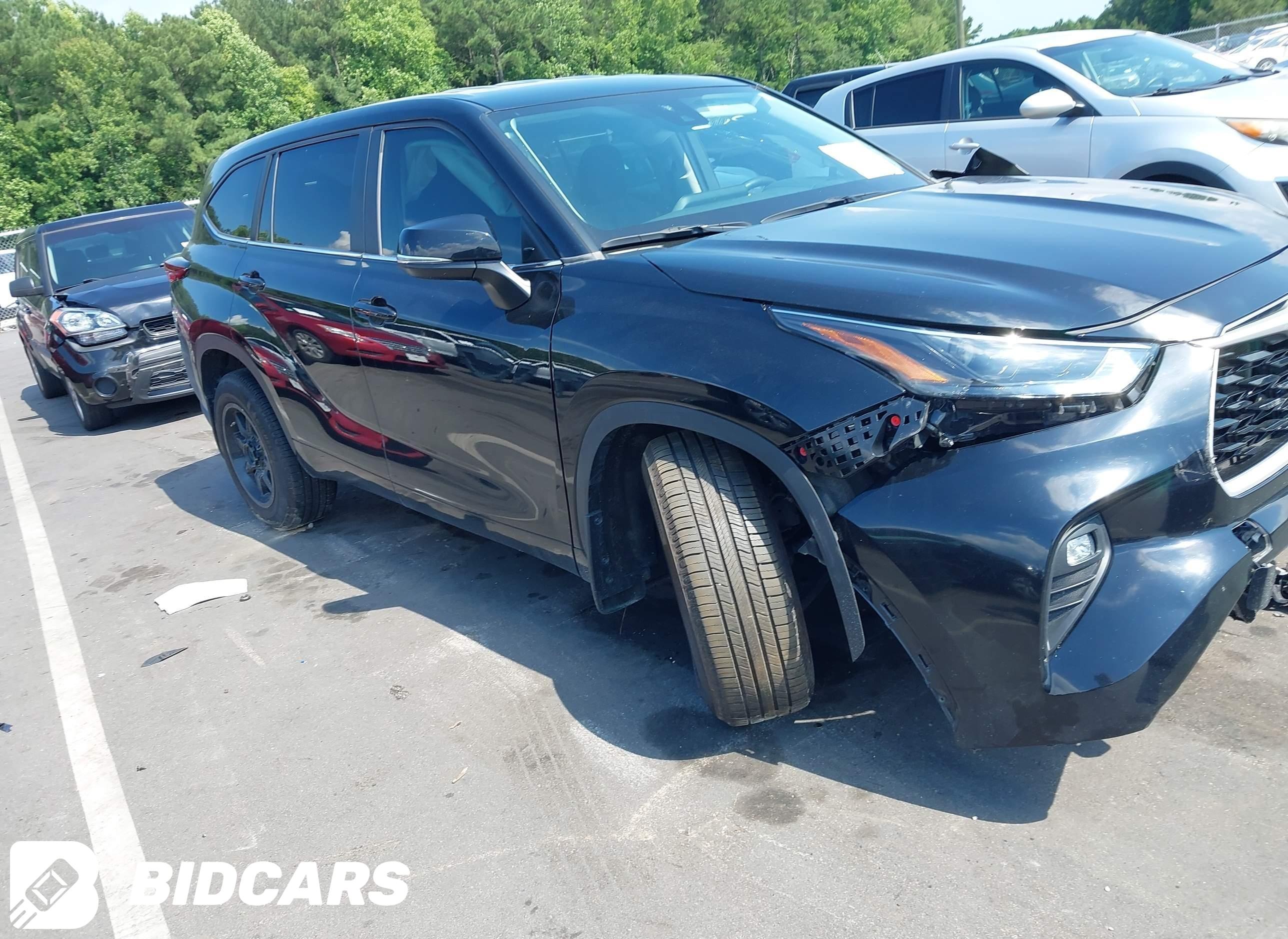 2024 Toyota Highlander, LE