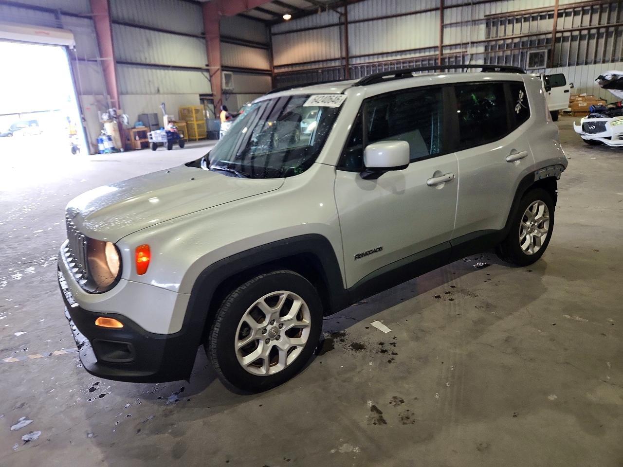 2017 Jeep Renegade, Latitude