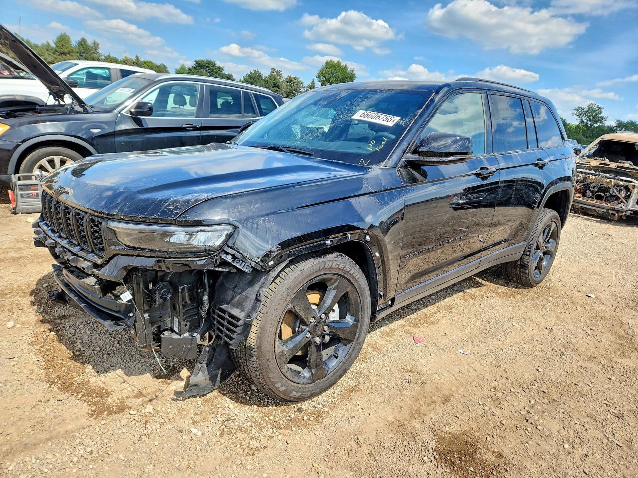 2024 Jeep Grand Cherokee, Laredo