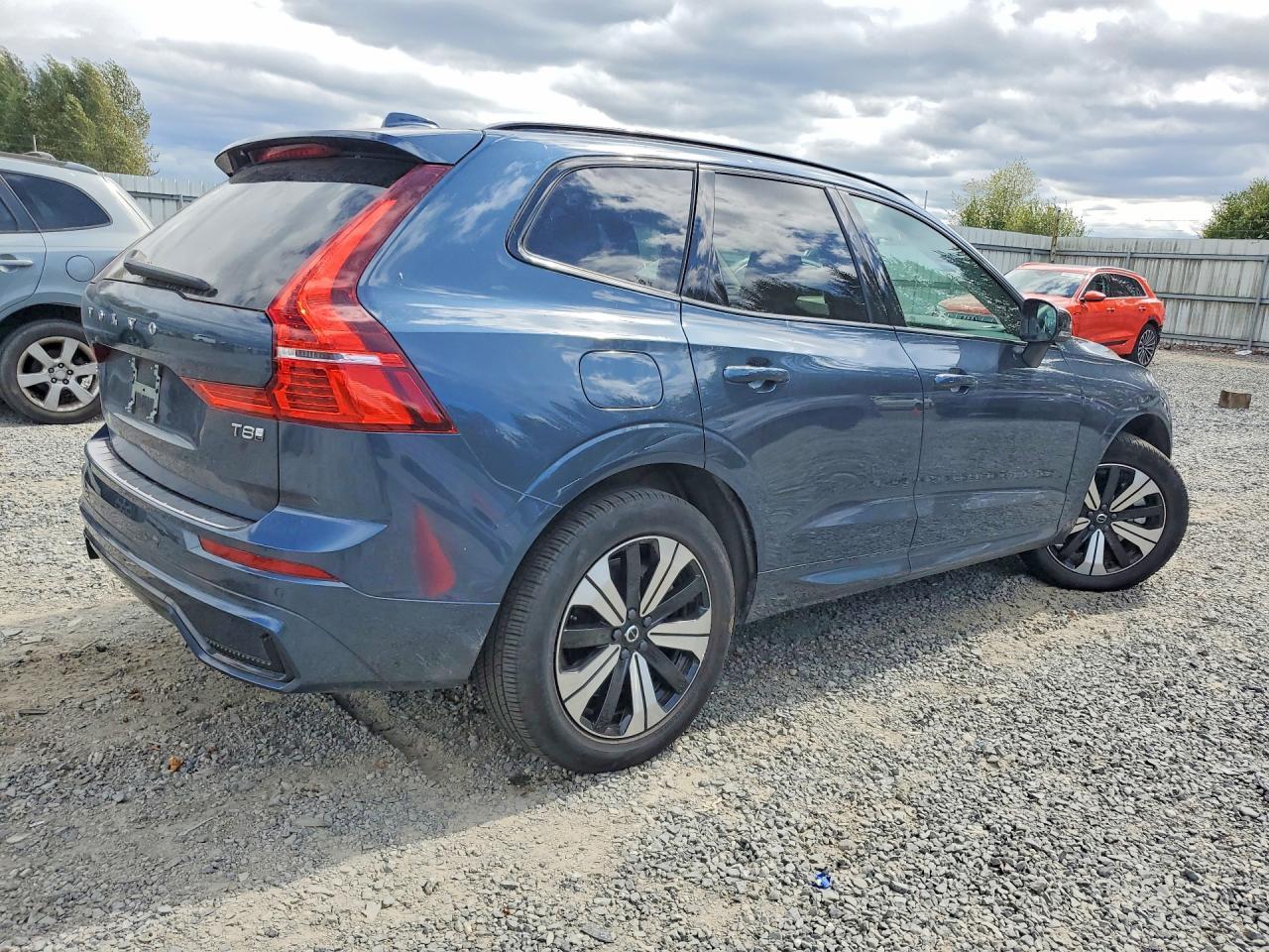 2025 Volvo XC60, Core