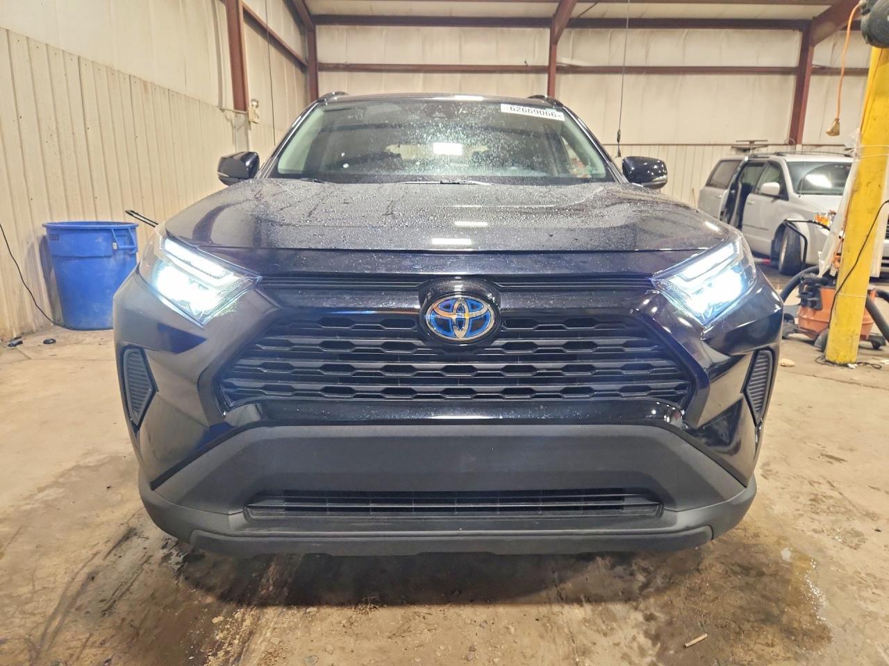 2024 Toyota RAV4, Xle