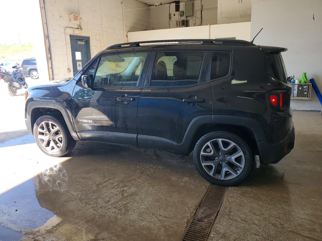 2017 Jeep Renegade, Latitude
