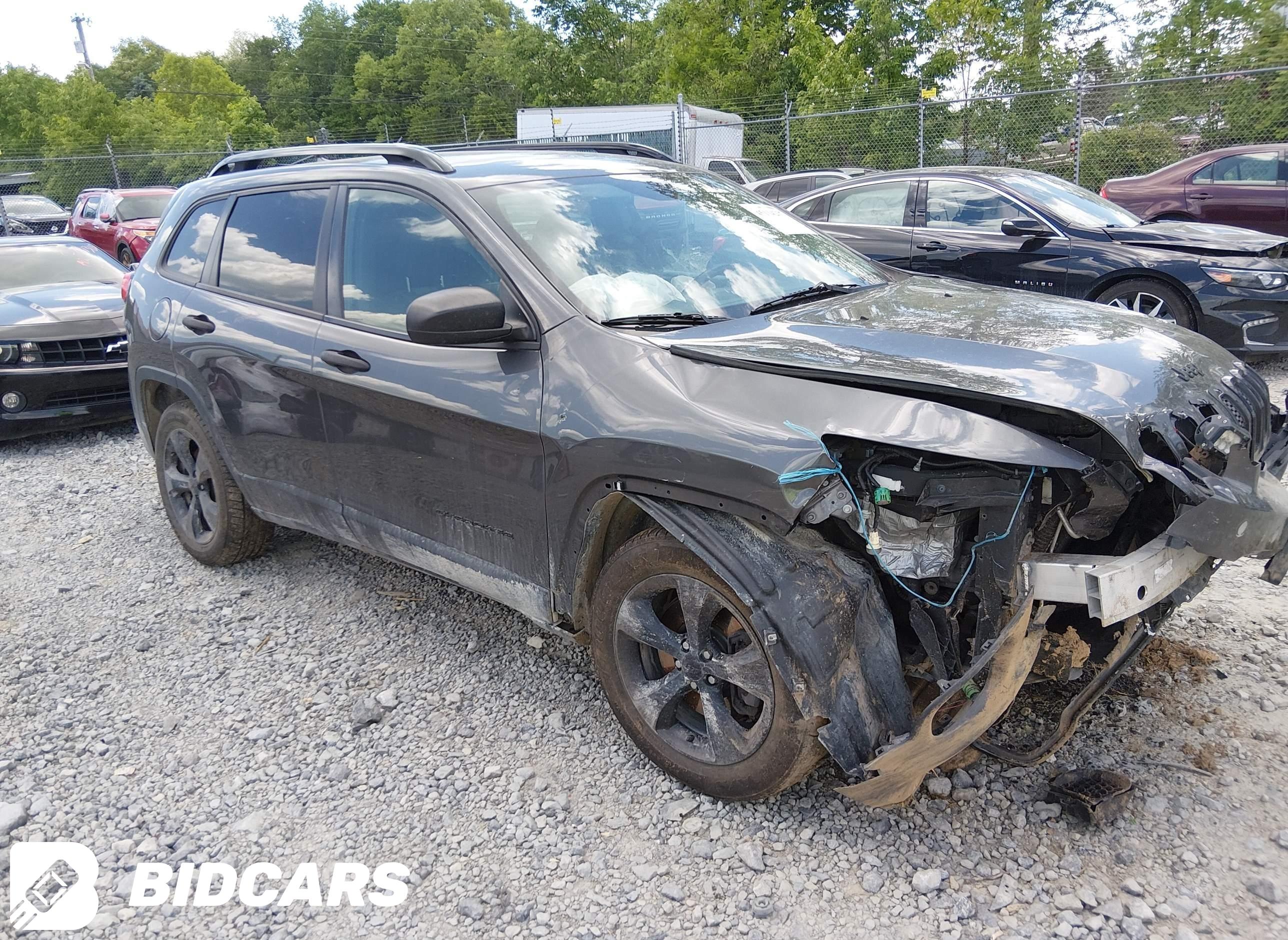 2016 Jeep Cherokee, Altitude