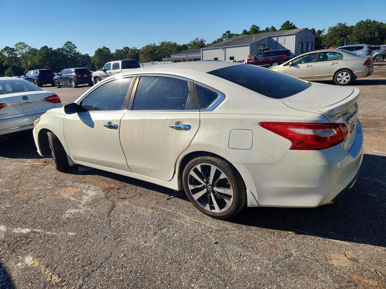 2016 Nissan Altima, 2.5 SR